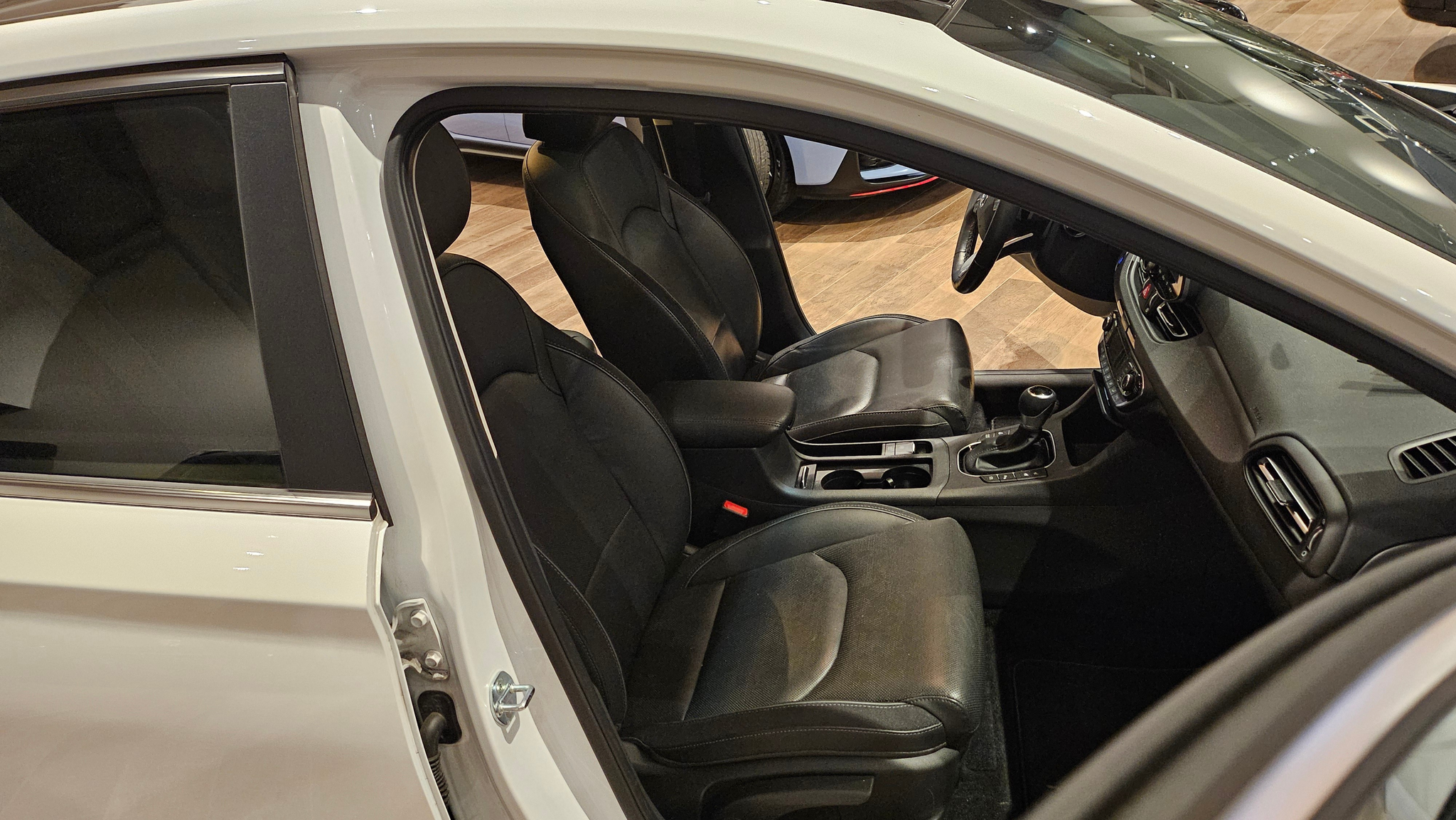 listing desktop thumbnail image 19