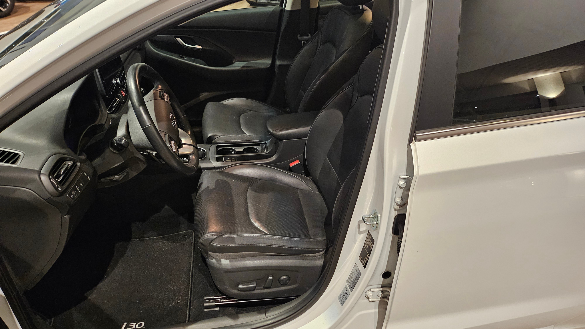 listing desktop thumbnail image 24