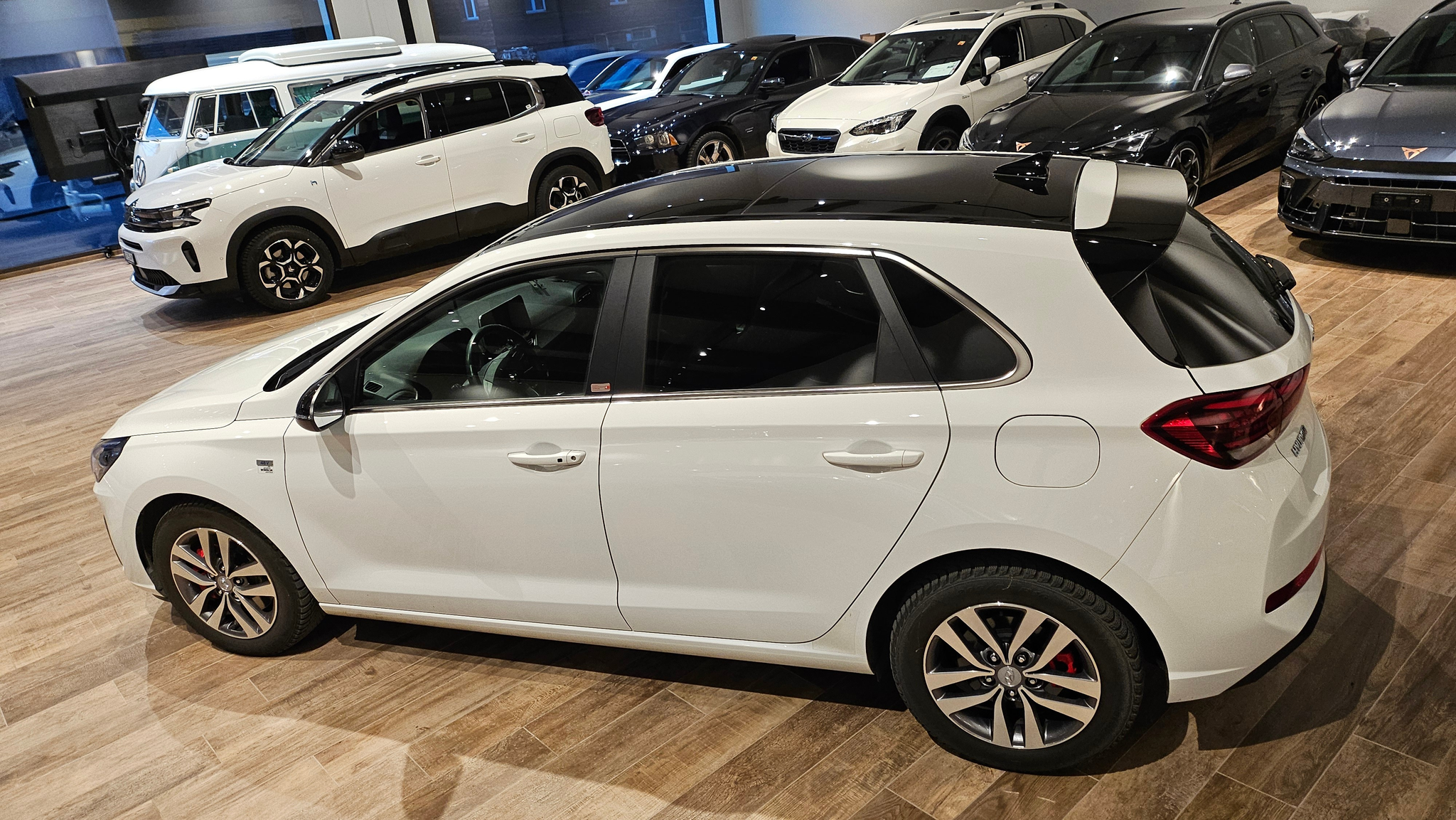 listing desktop thumbnail image 15