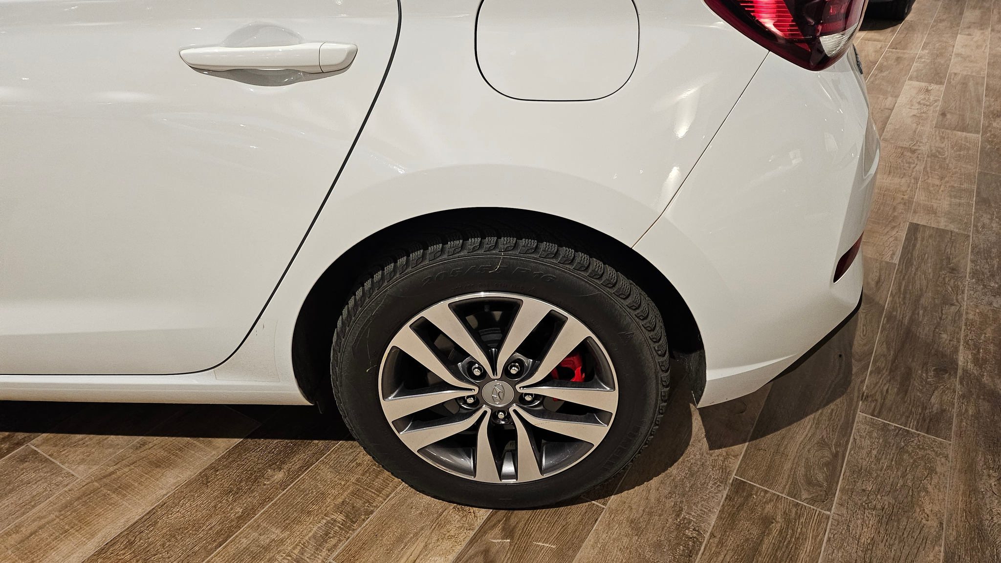 listing desktop thumbnail image 17