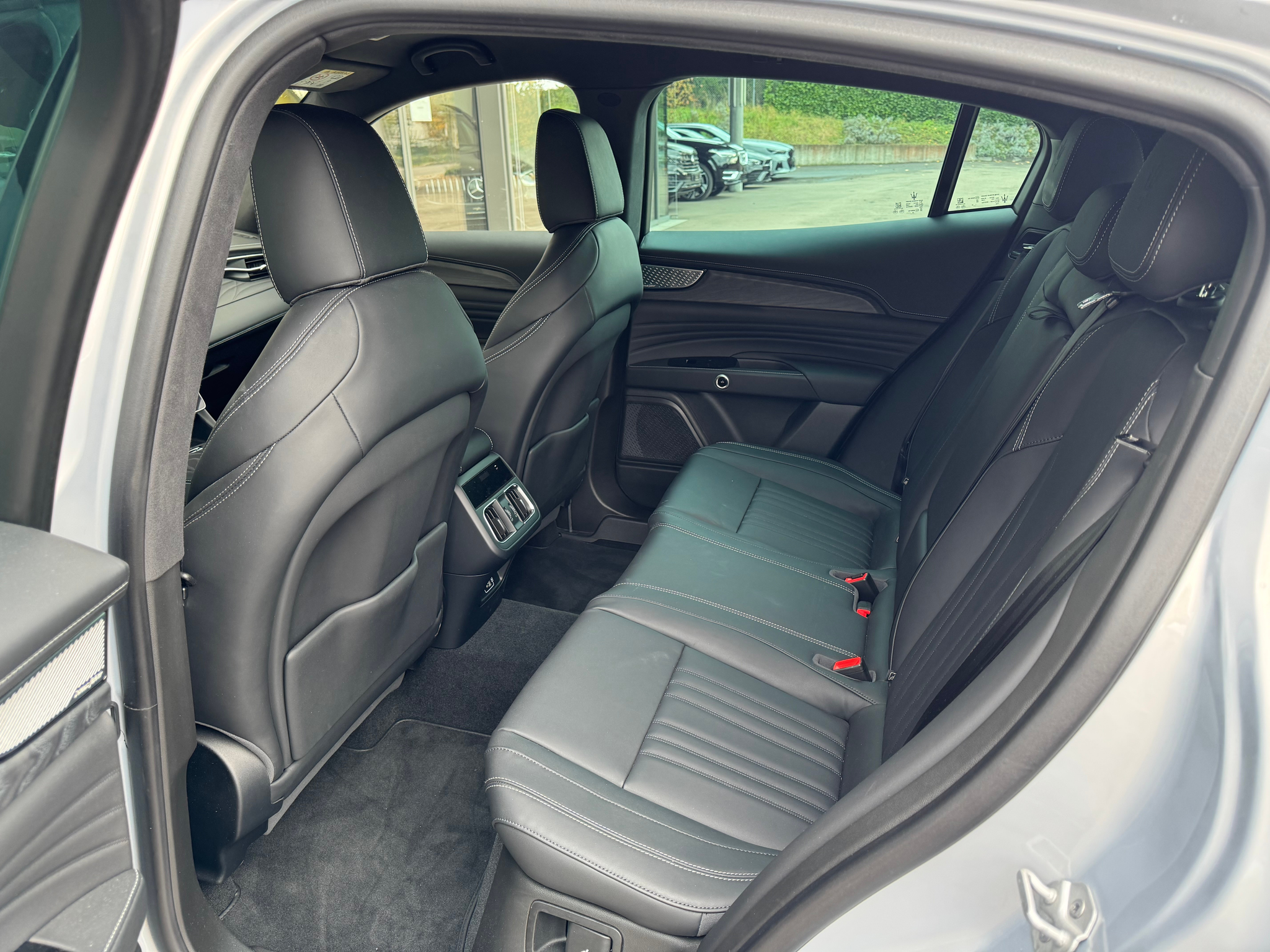 listing desktop thumbnail image 13