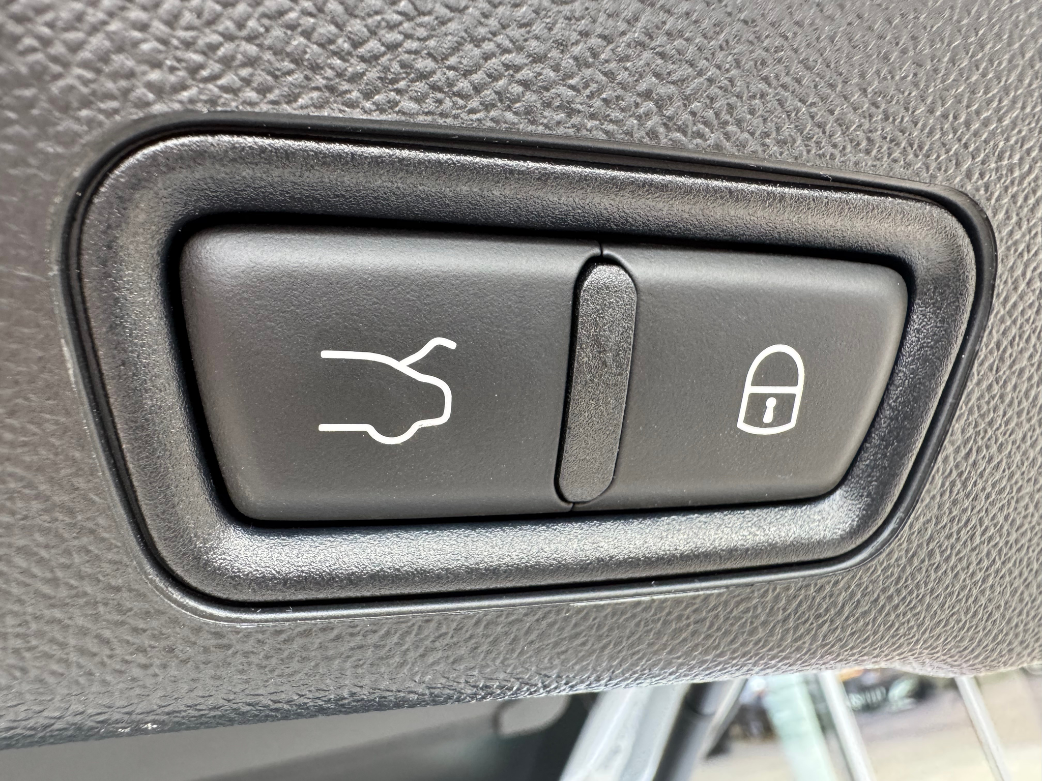 listing desktop thumbnail image 15