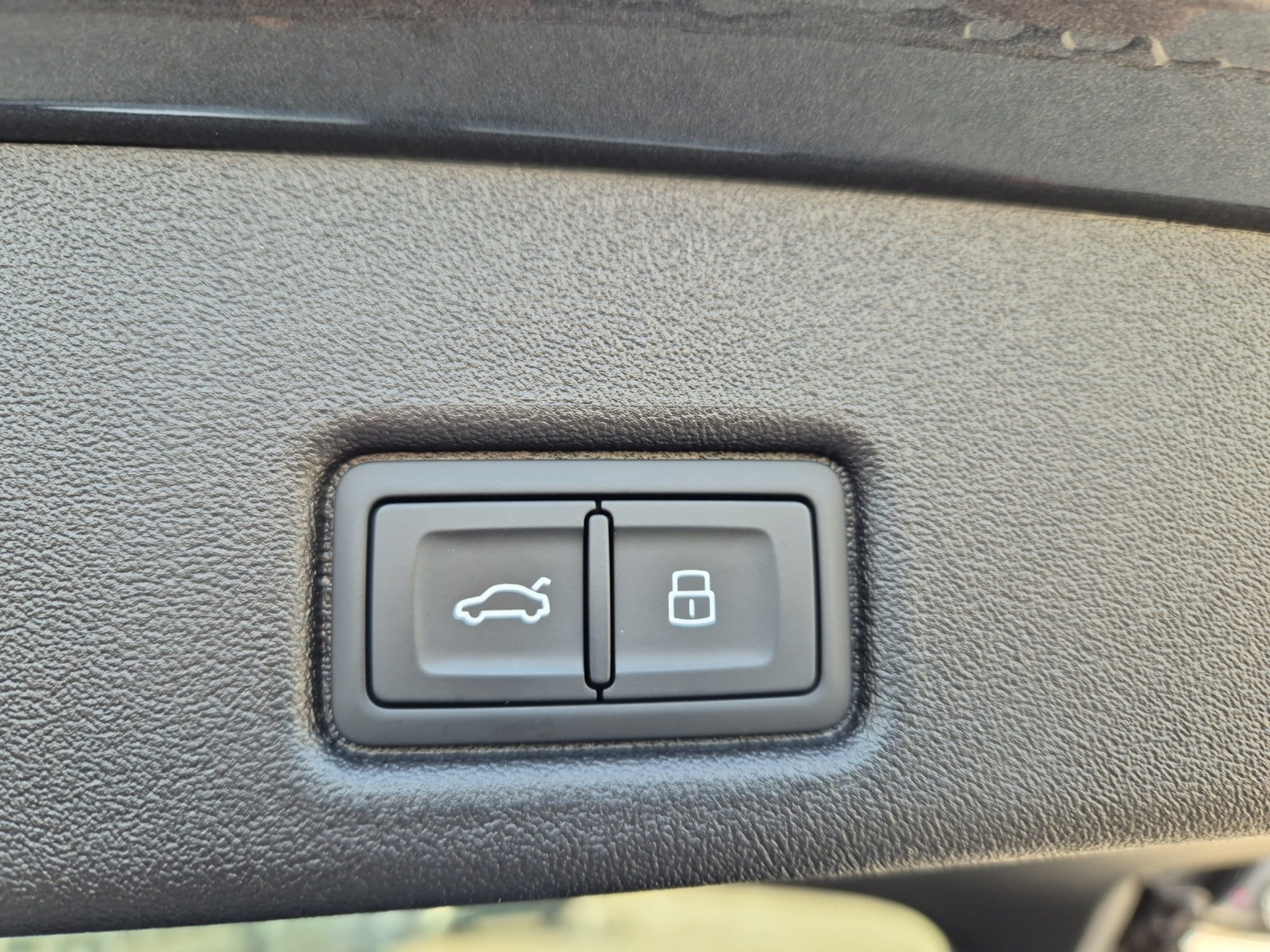 listing desktop thumbnail image 10