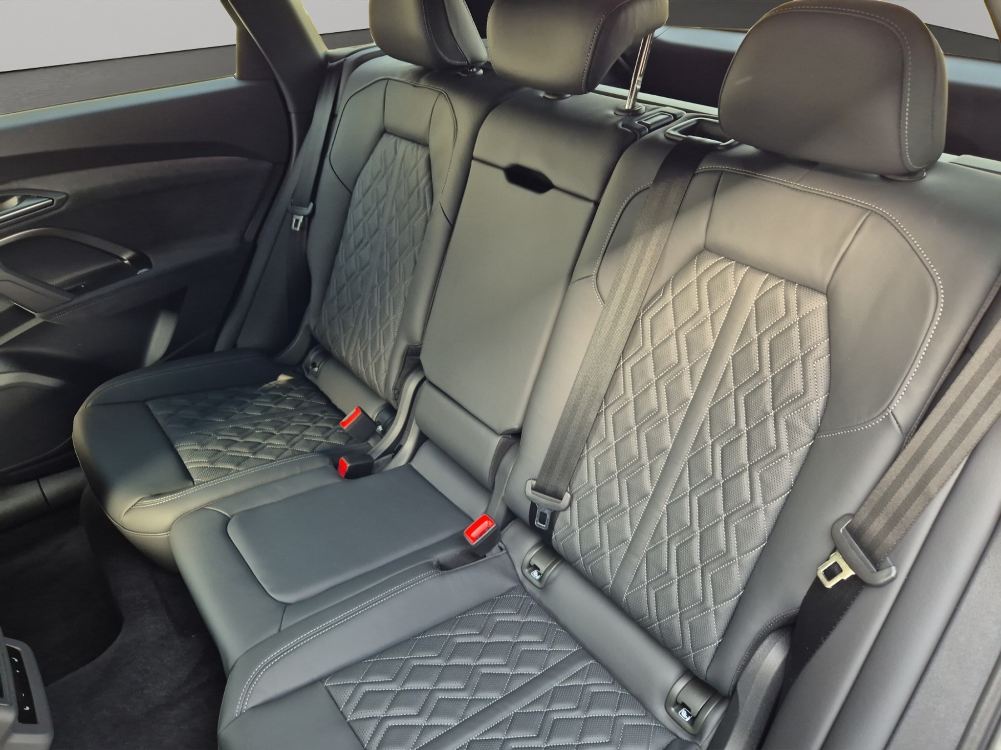 listing desktop thumbnail image 8