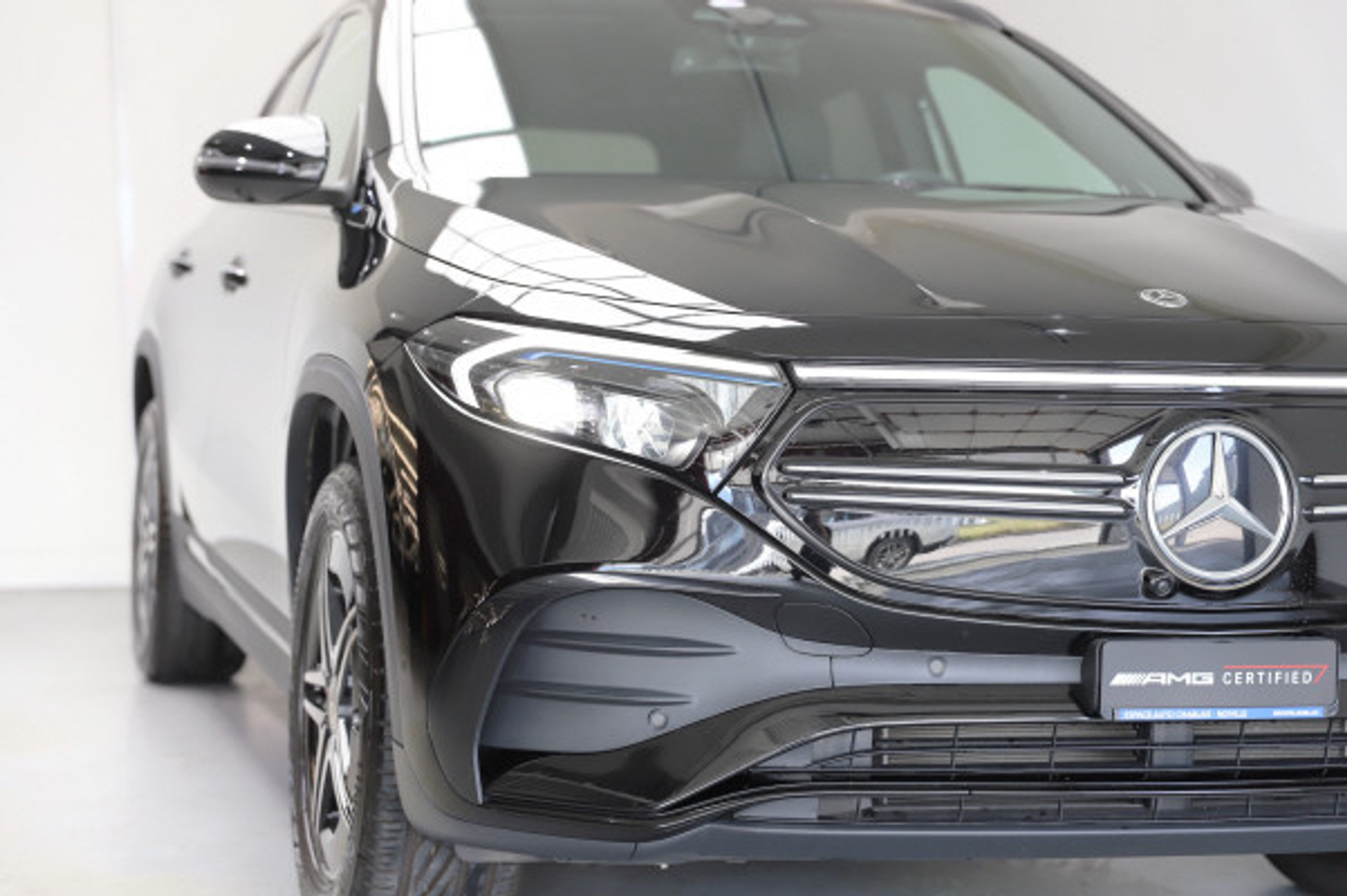 listing desktop thumbnail image 1