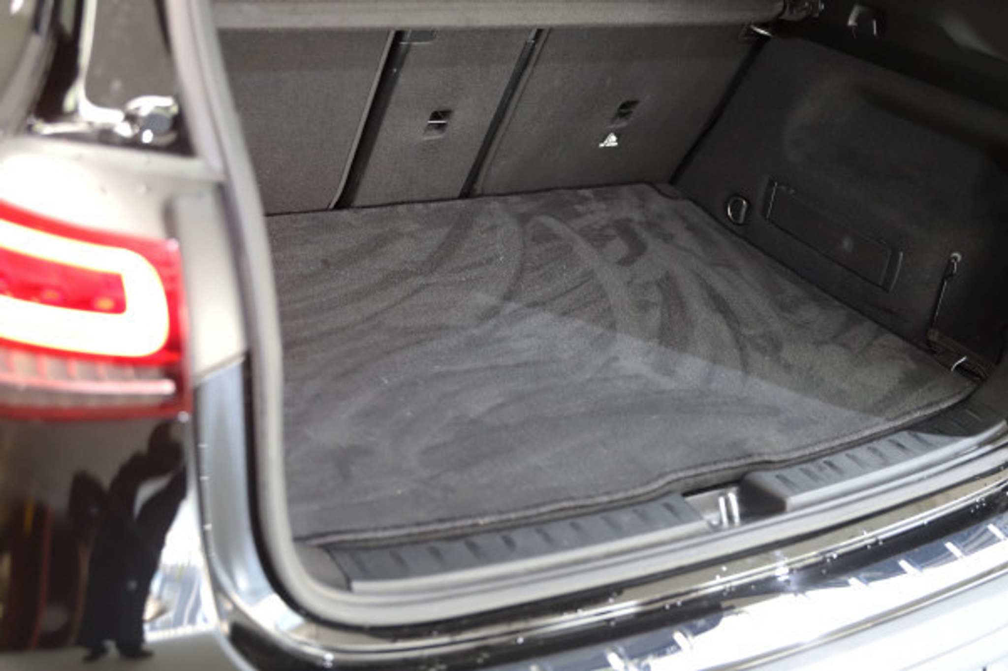 listing desktop thumbnail image 11