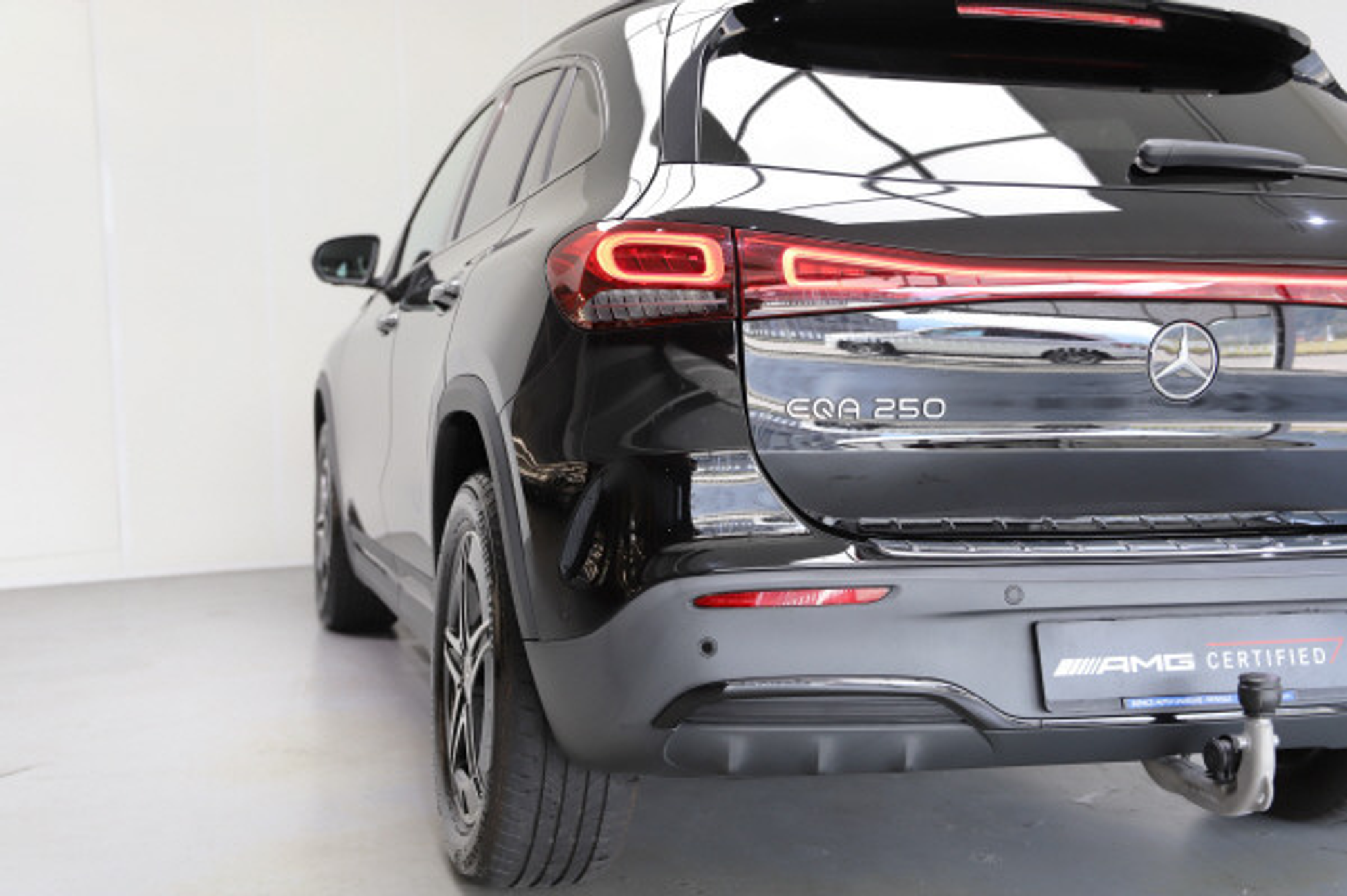 listing desktop thumbnail image 3