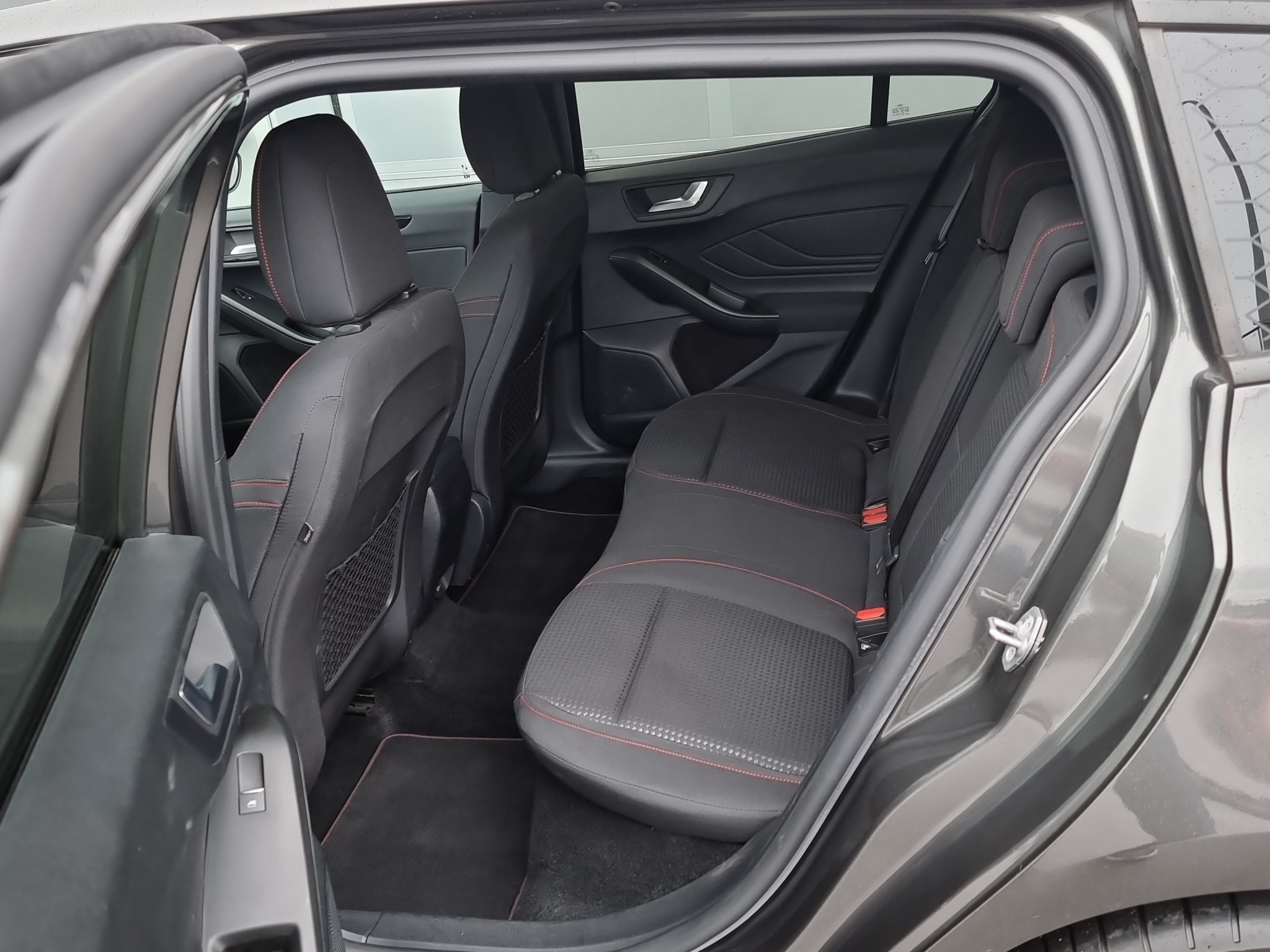 listing desktop thumbnail image 13