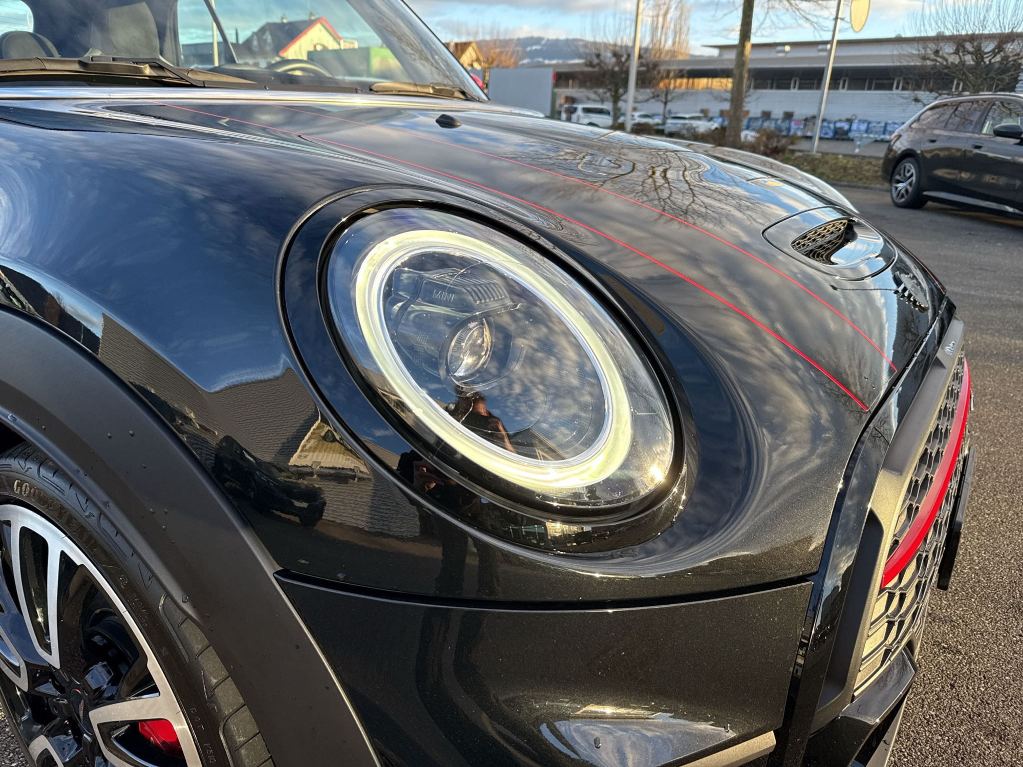 listing desktop thumbnail image 17