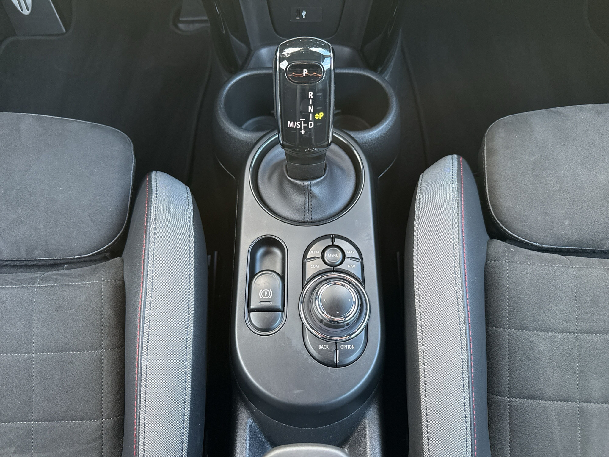 listing desktop thumbnail image 12