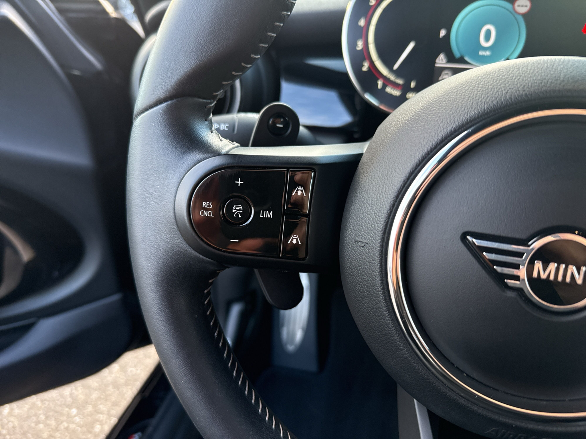 listing desktop thumbnail image 14