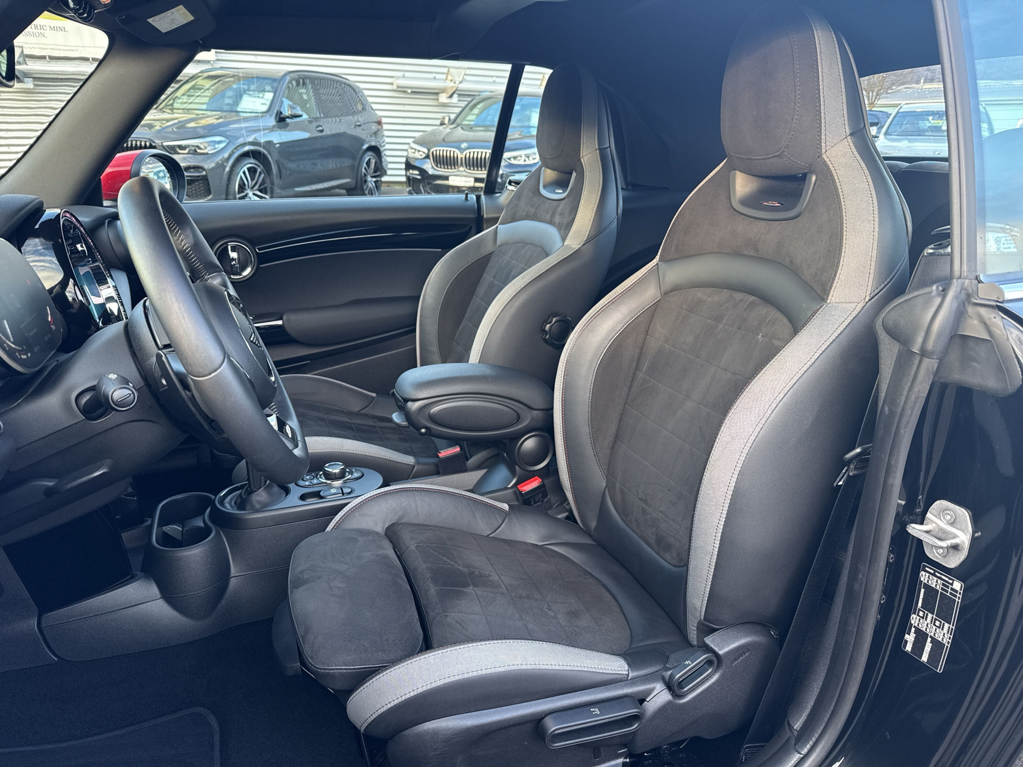 listing desktop thumbnail image 9