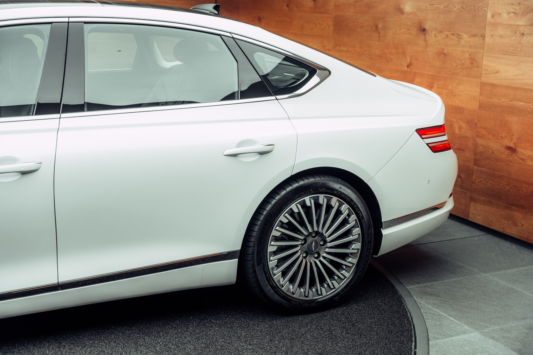 listing desktop thumbnail image 14