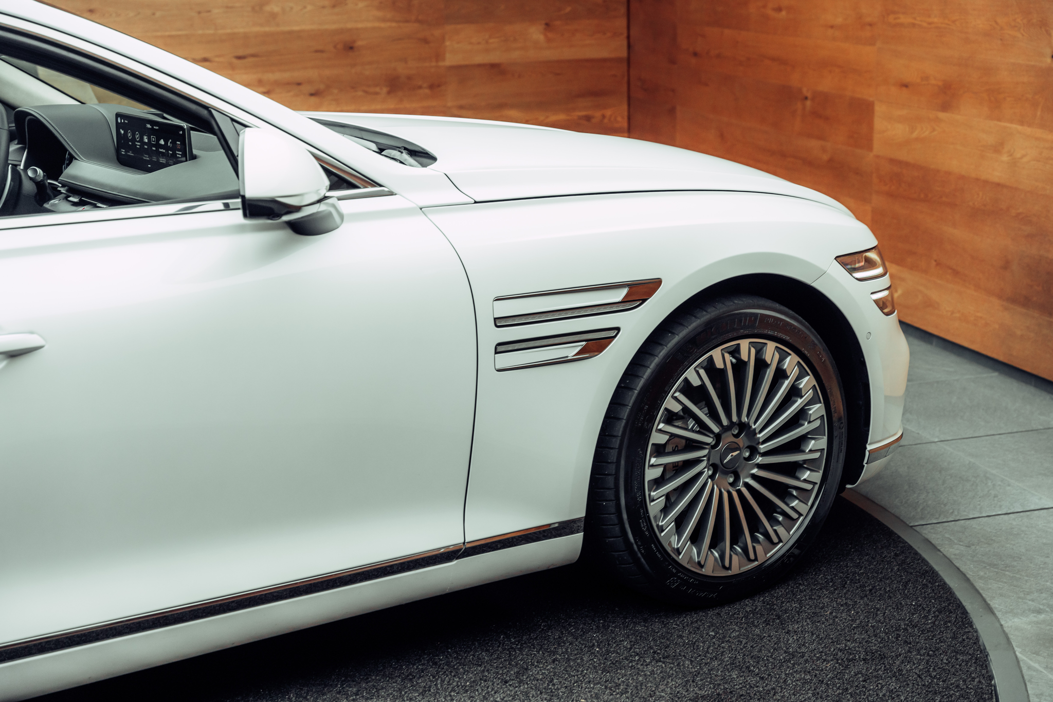 listing desktop thumbnail image 15