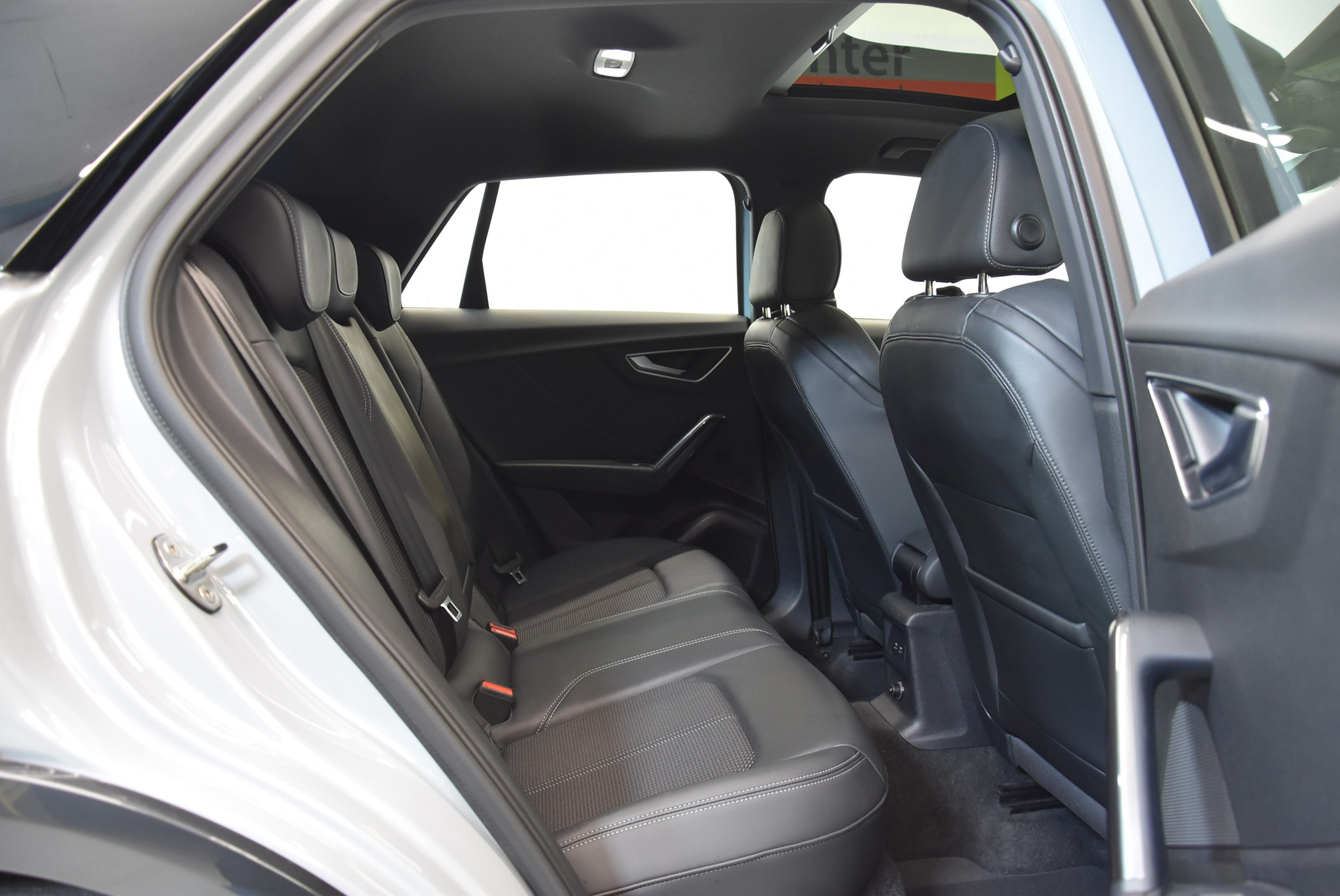 listing desktop thumbnail image 6