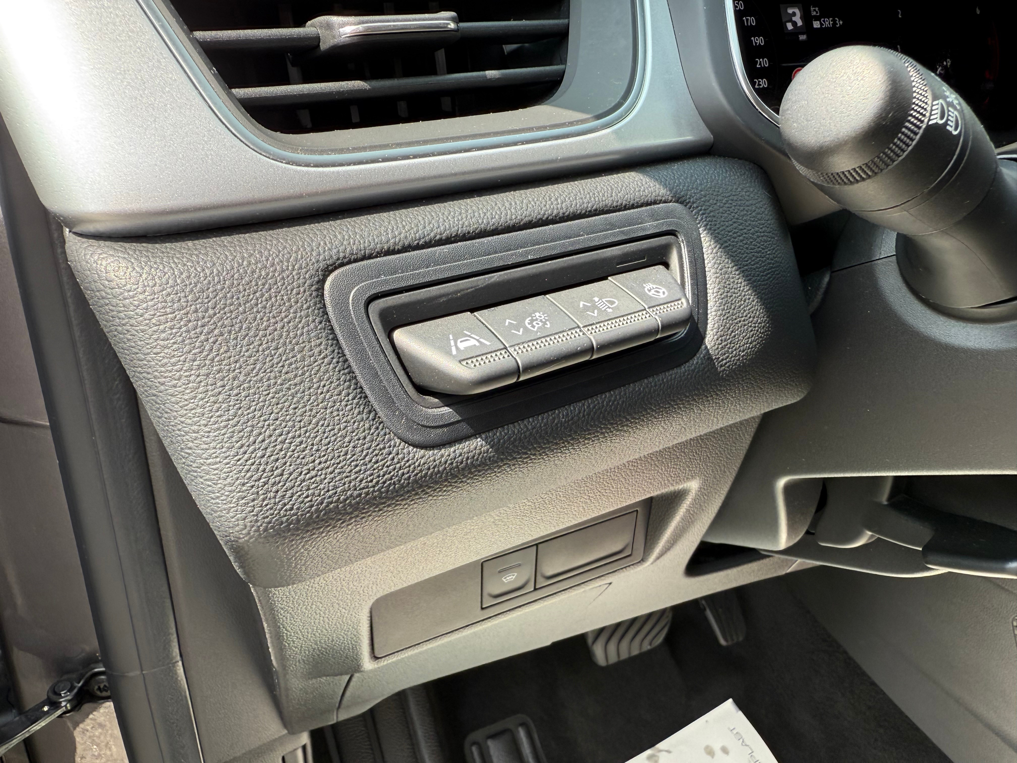 listing desktop thumbnail image 12