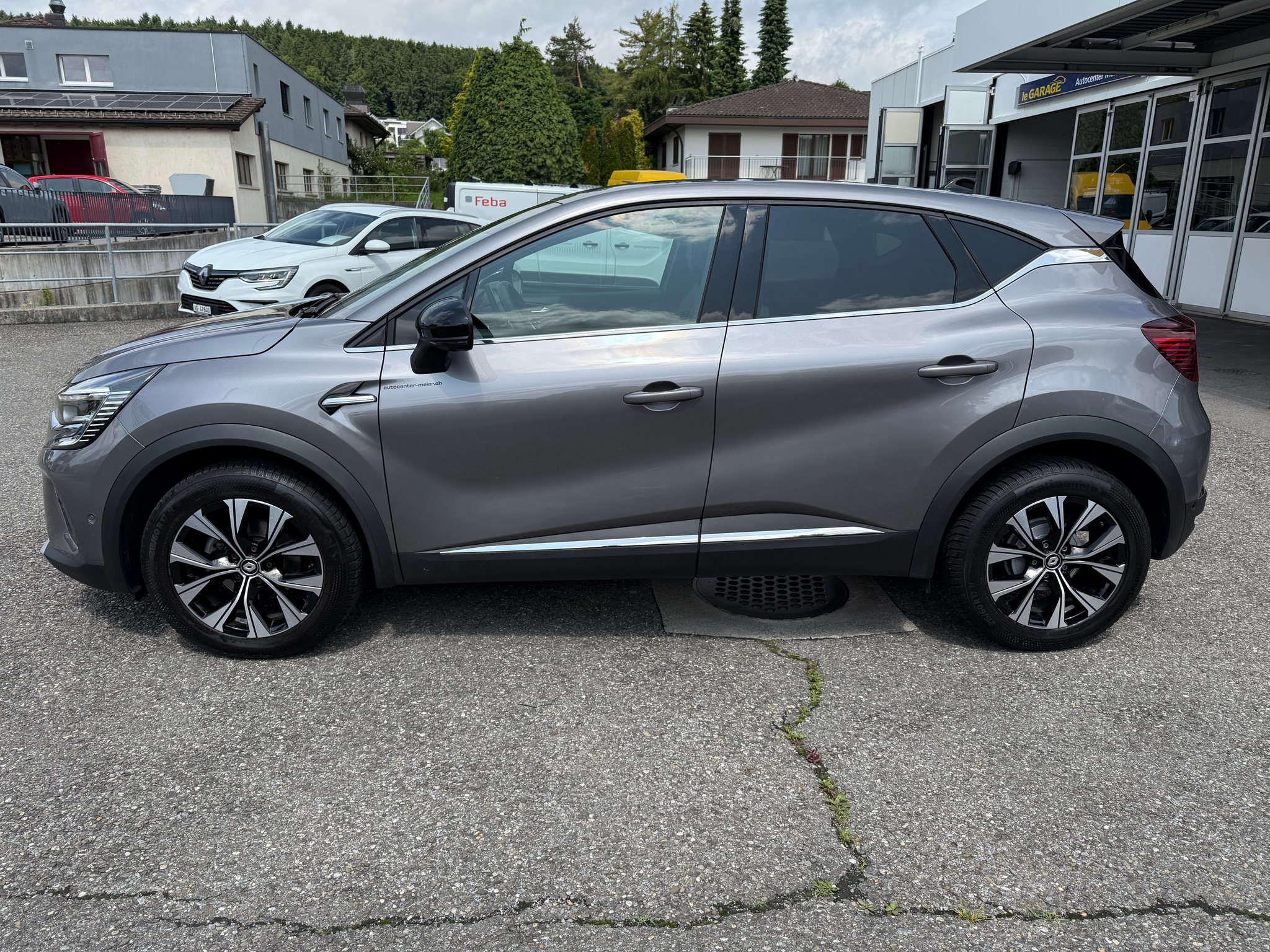 listing desktop thumbnail image 2