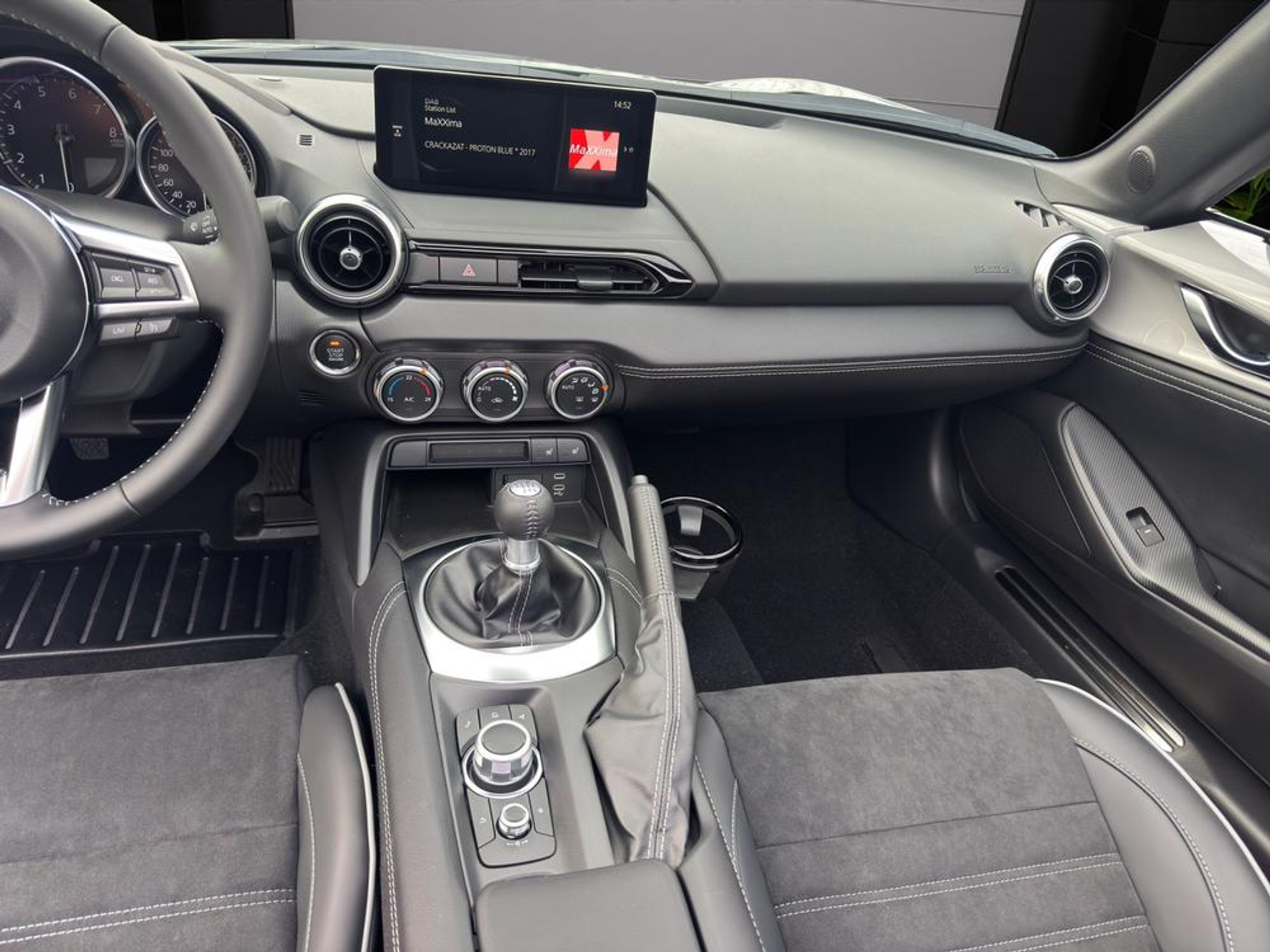 listing desktop thumbnail image 7