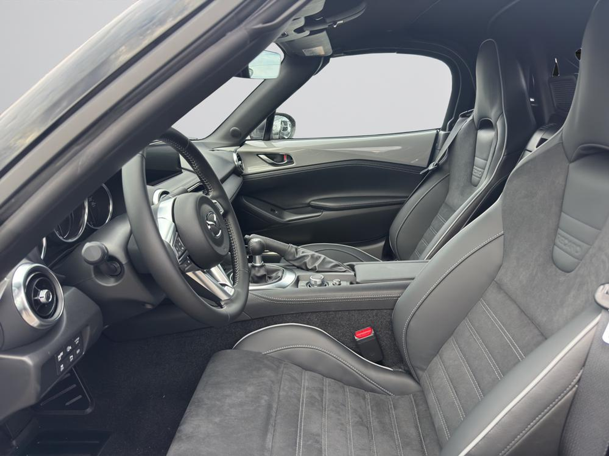 listing desktop thumbnail image 8