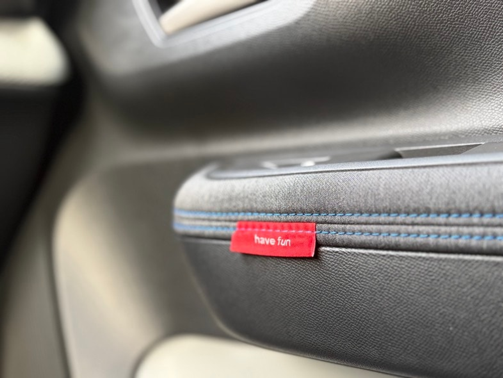 listing desktop thumbnail image 11