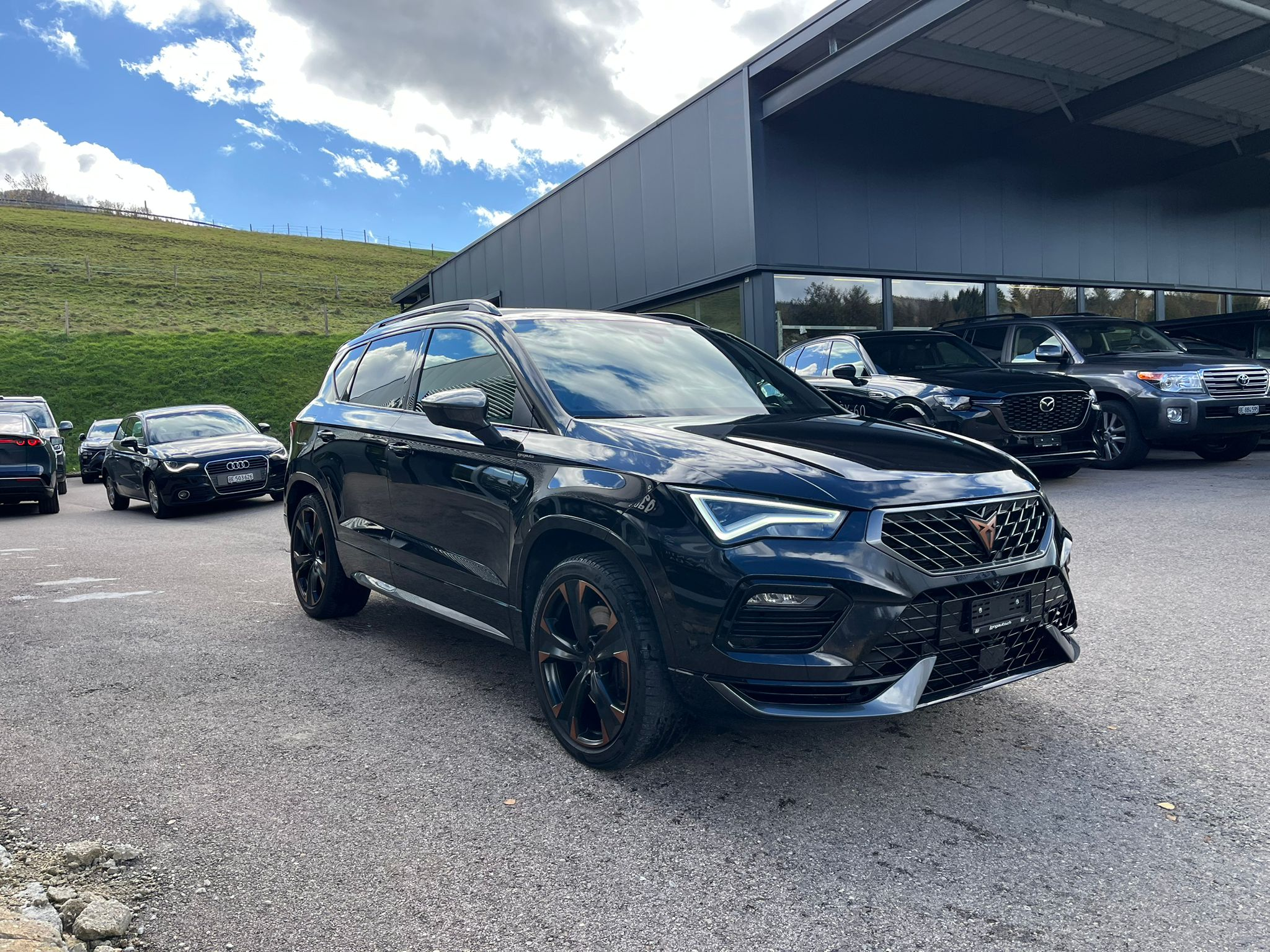 listing desktop thumbnail image 3