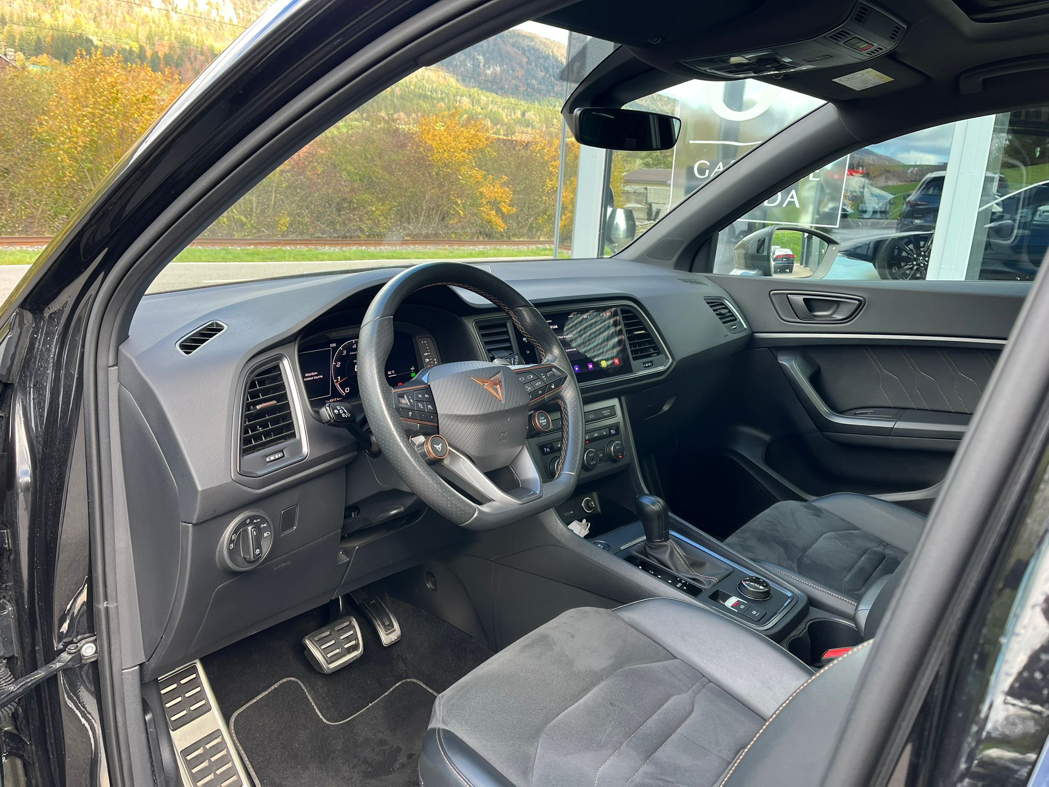 listing desktop thumbnail image 6