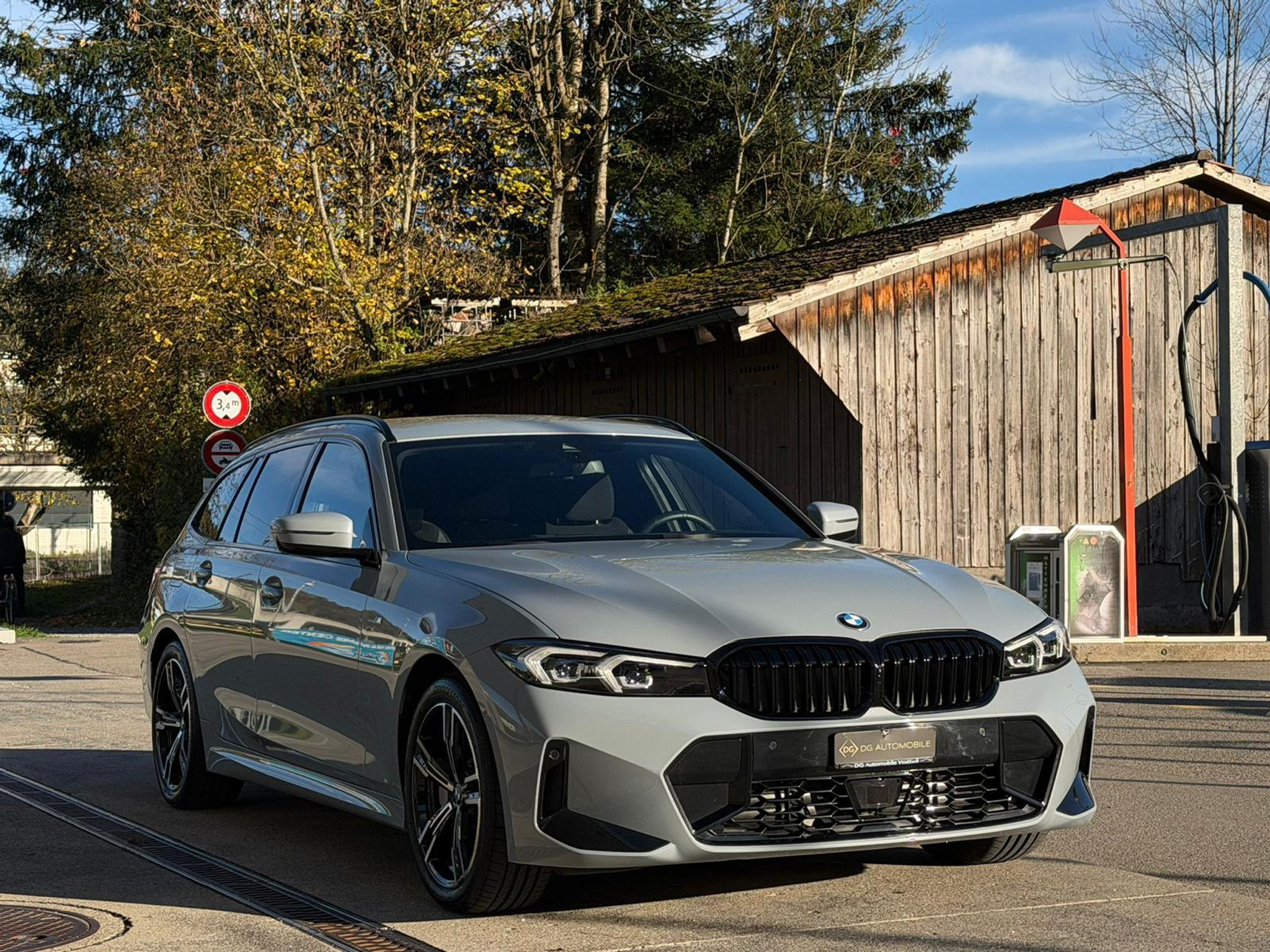 listing desktop thumbnail image 3