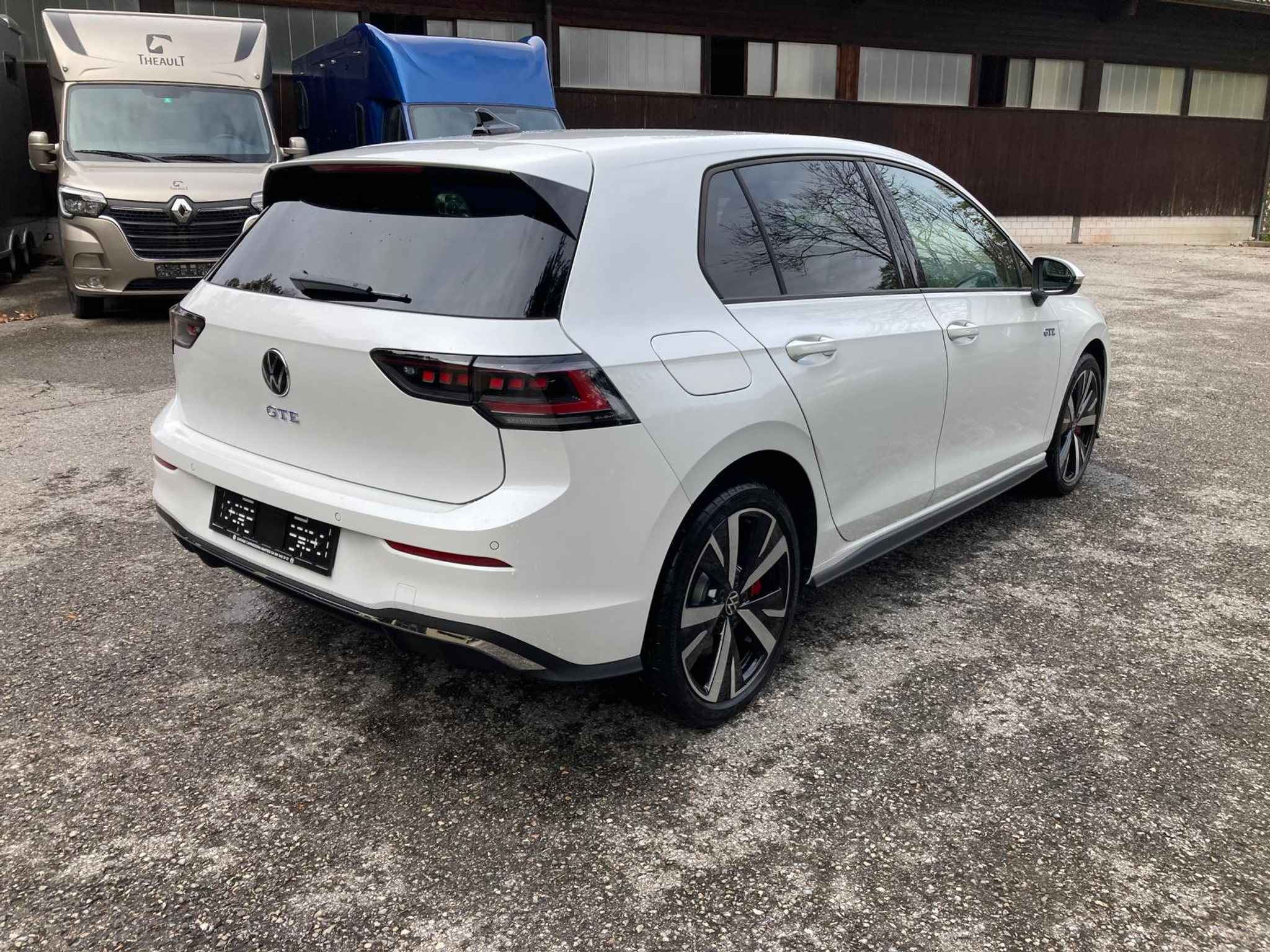 listing desktop thumbnail image 6