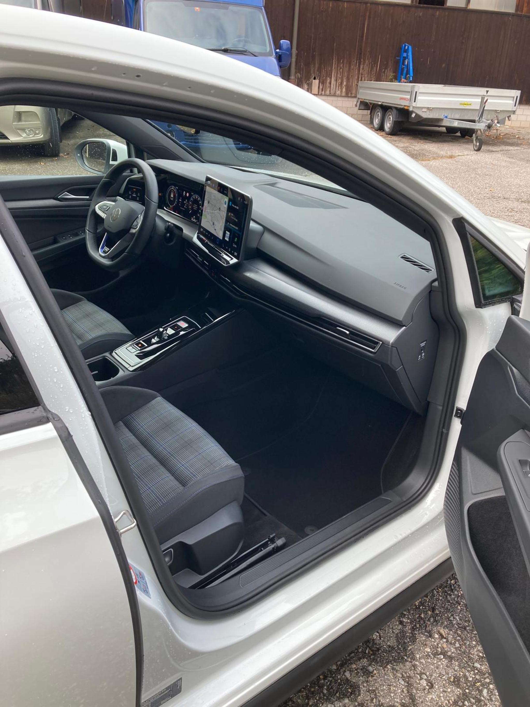 listing desktop thumbnail image 12