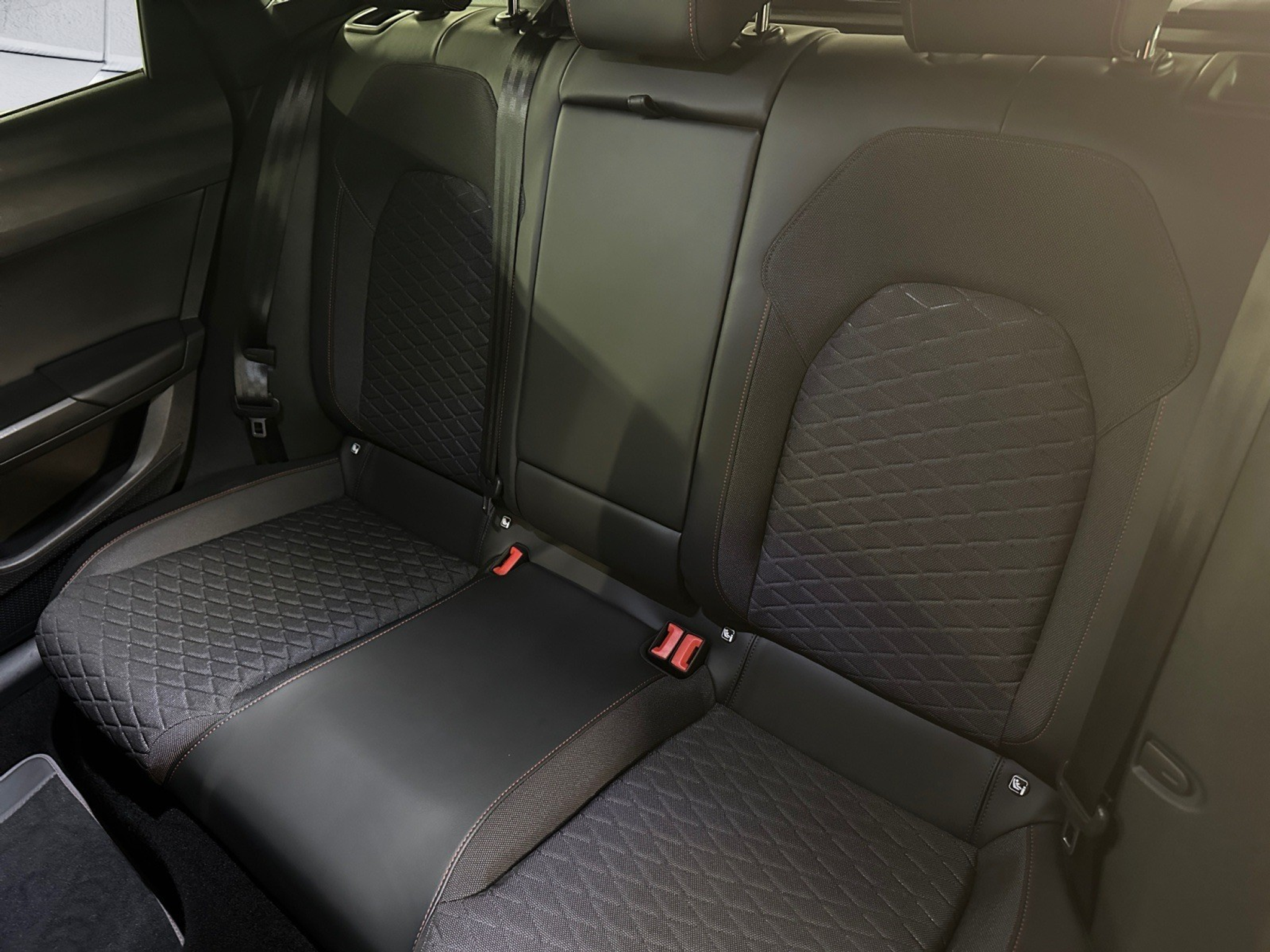 listing desktop thumbnail image 15