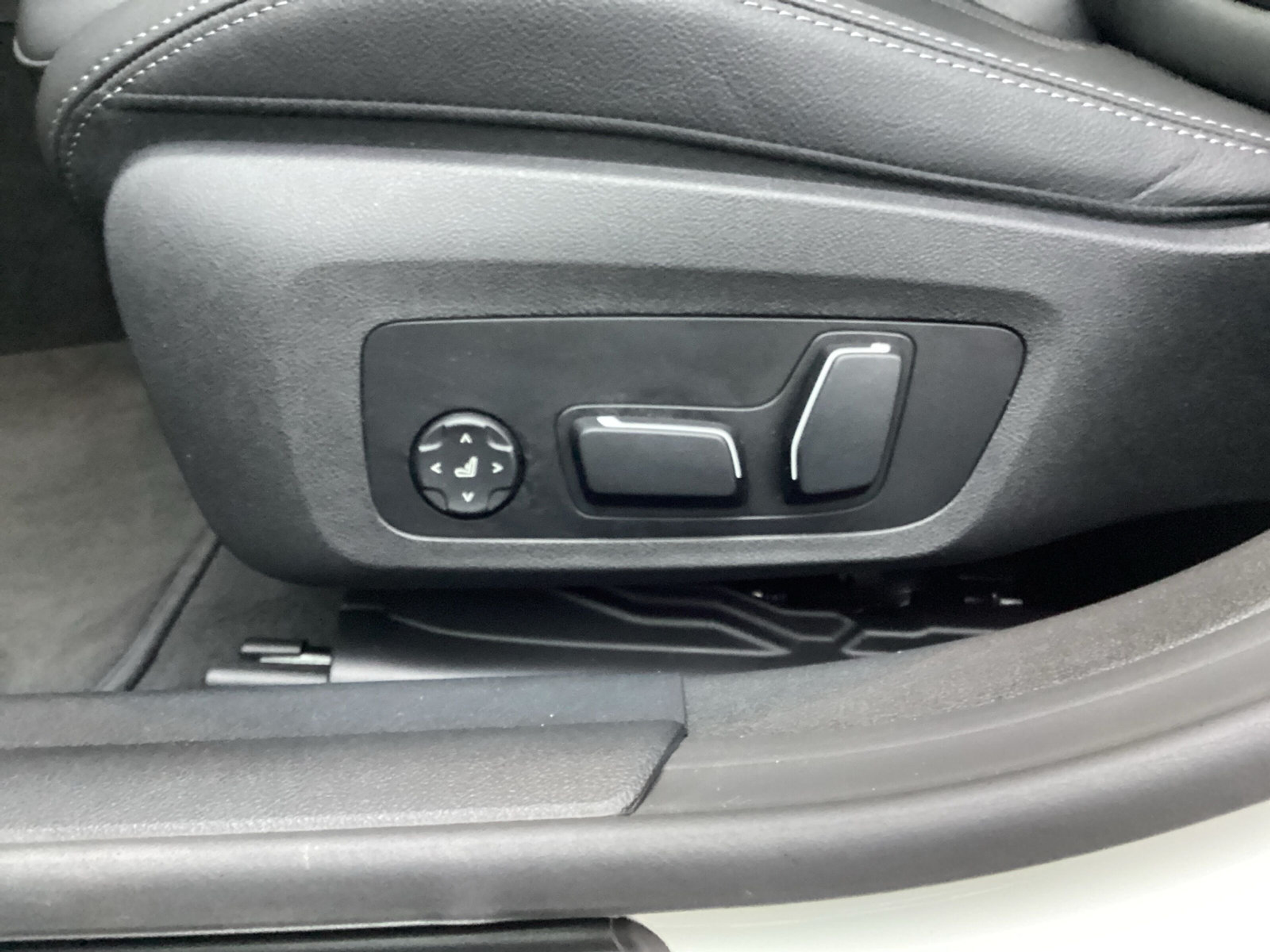 listing desktop thumbnail image 19