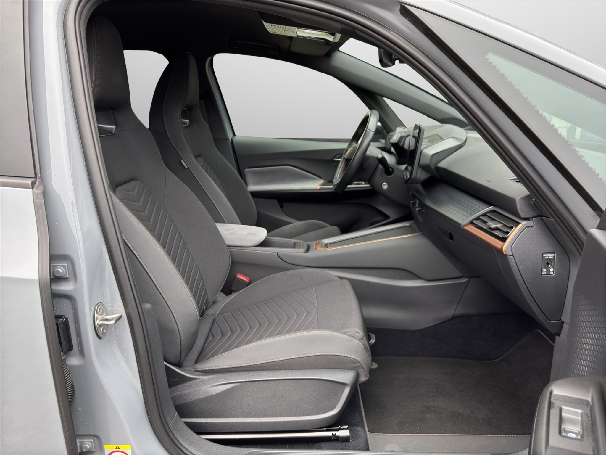 listing desktop thumbnail image 6