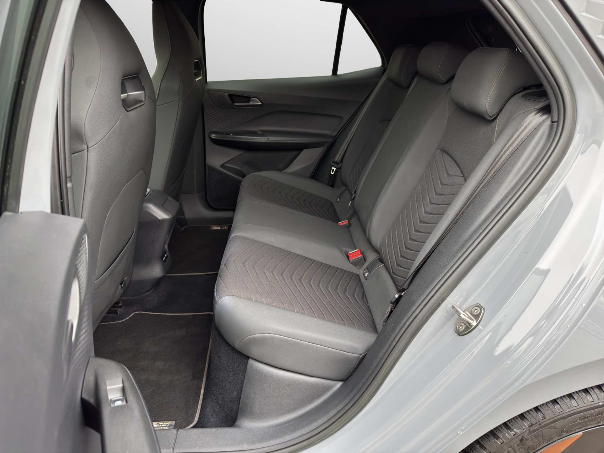 listing desktop thumbnail image 5