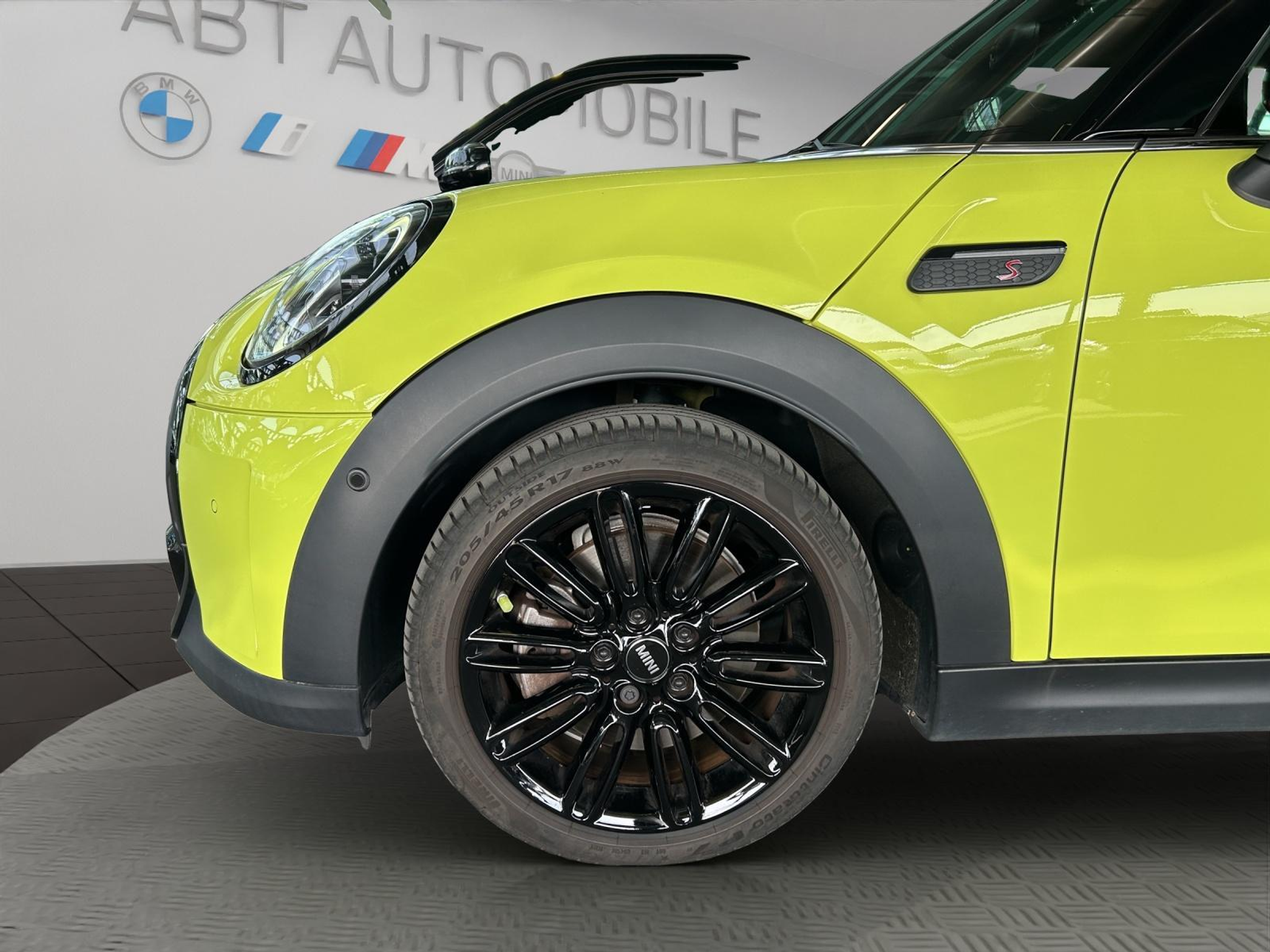 listing desktop thumbnail image 16