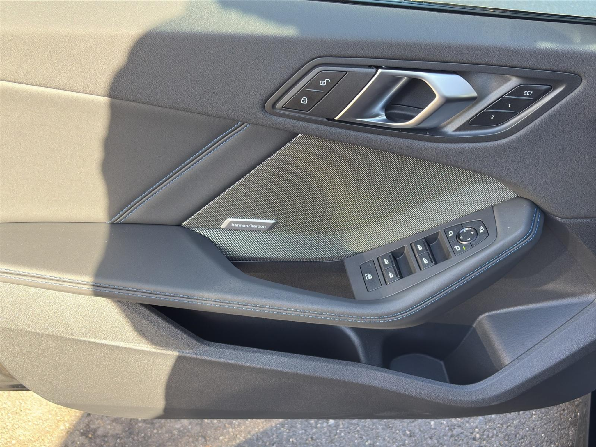 listing desktop thumbnail image 14