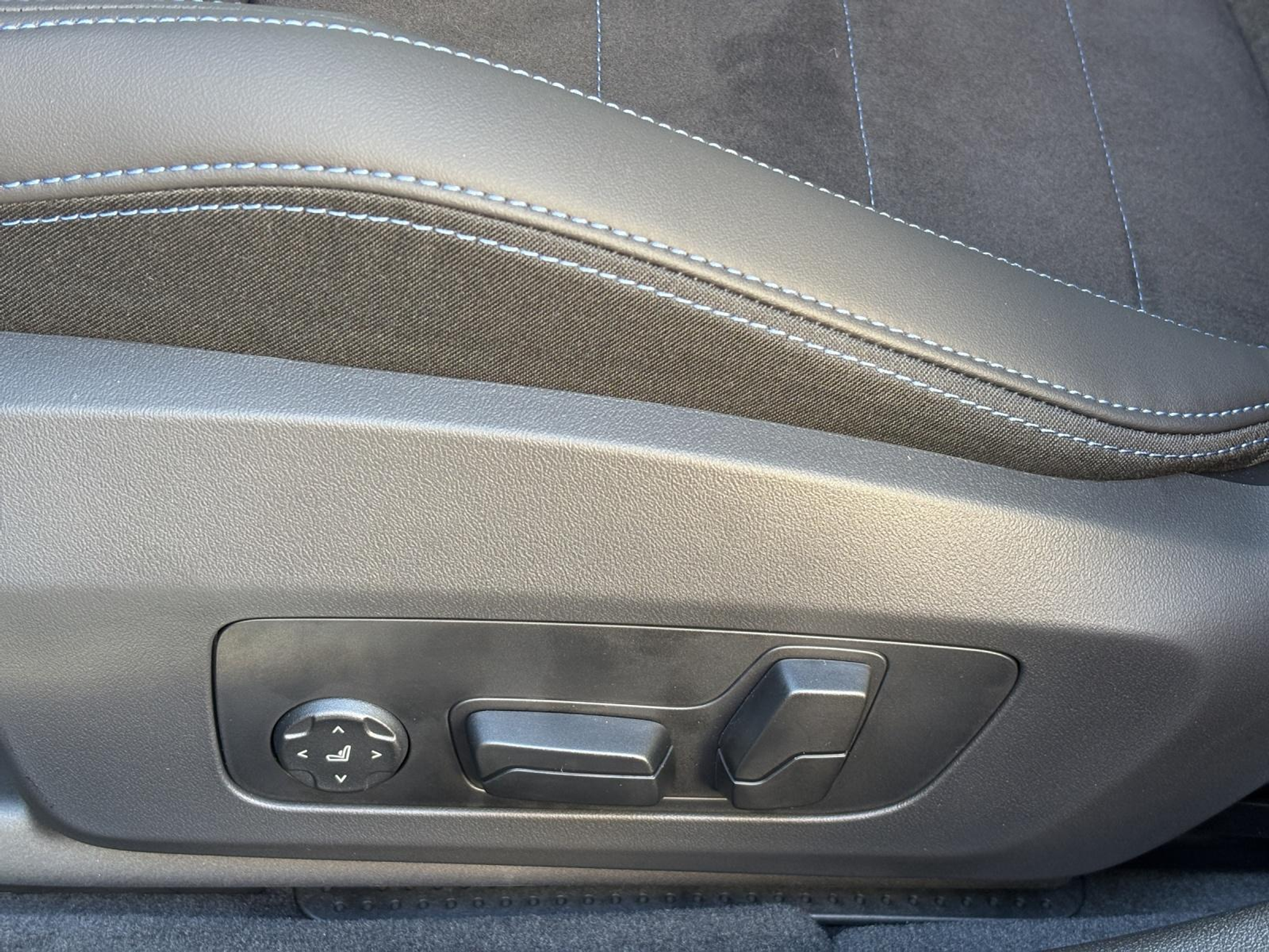 listing desktop thumbnail image 16