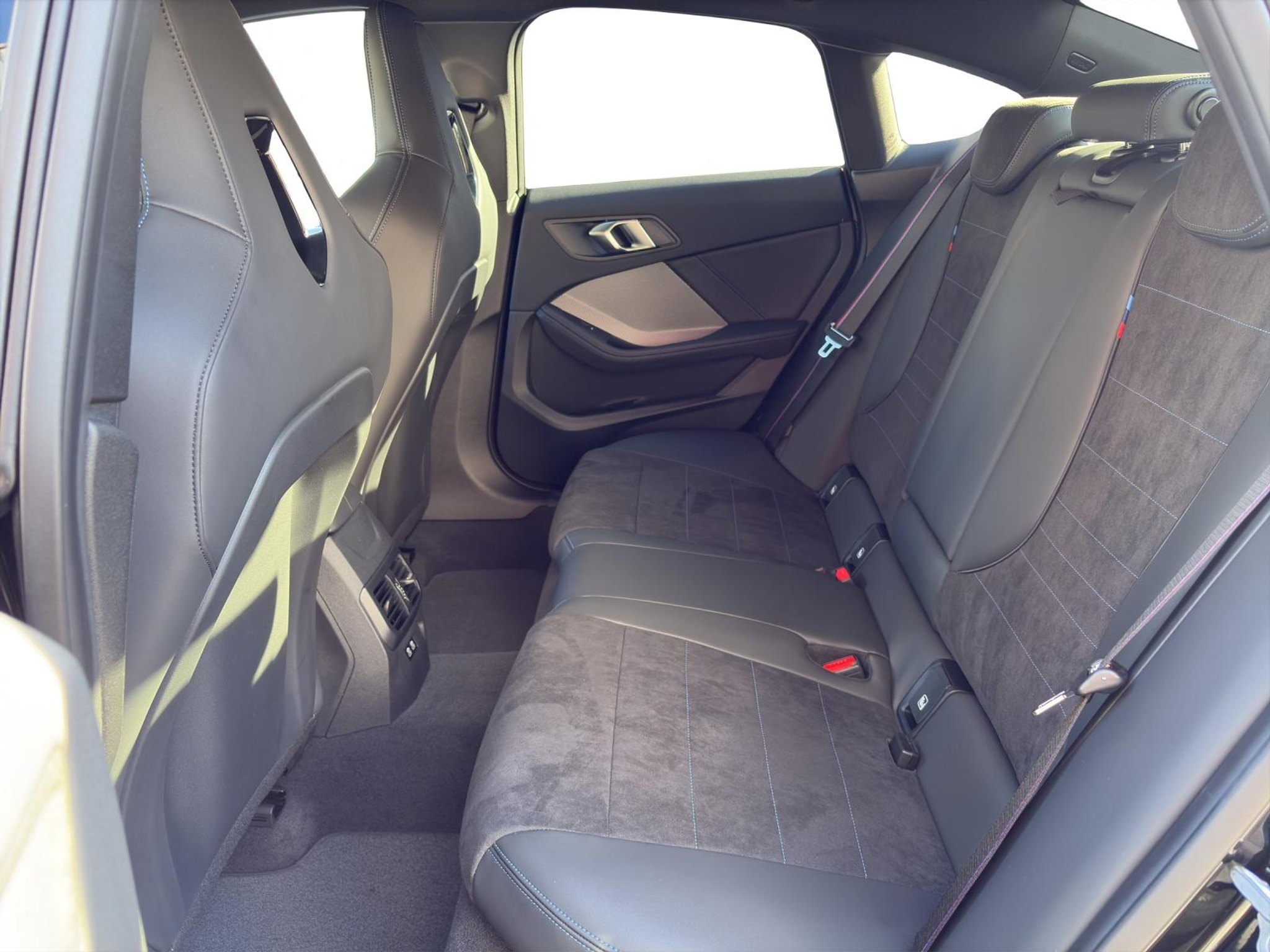 listing desktop thumbnail image 12