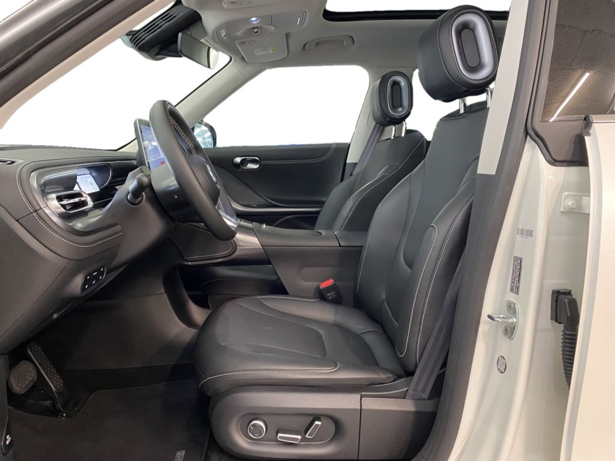 listing desktop thumbnail image 6