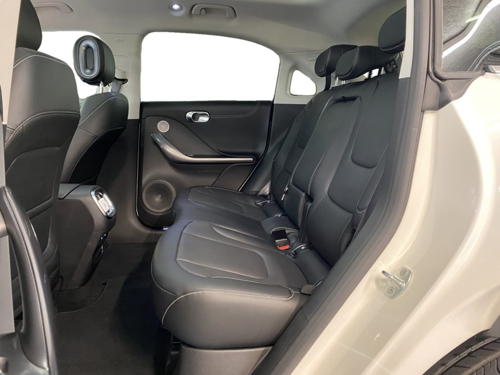 listing desktop thumbnail image 7