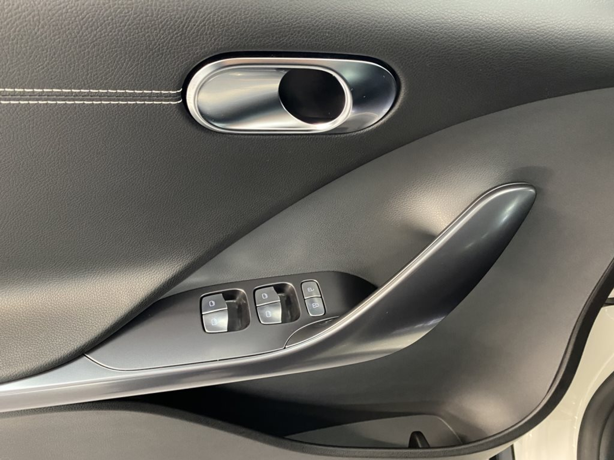 listing desktop thumbnail image 9