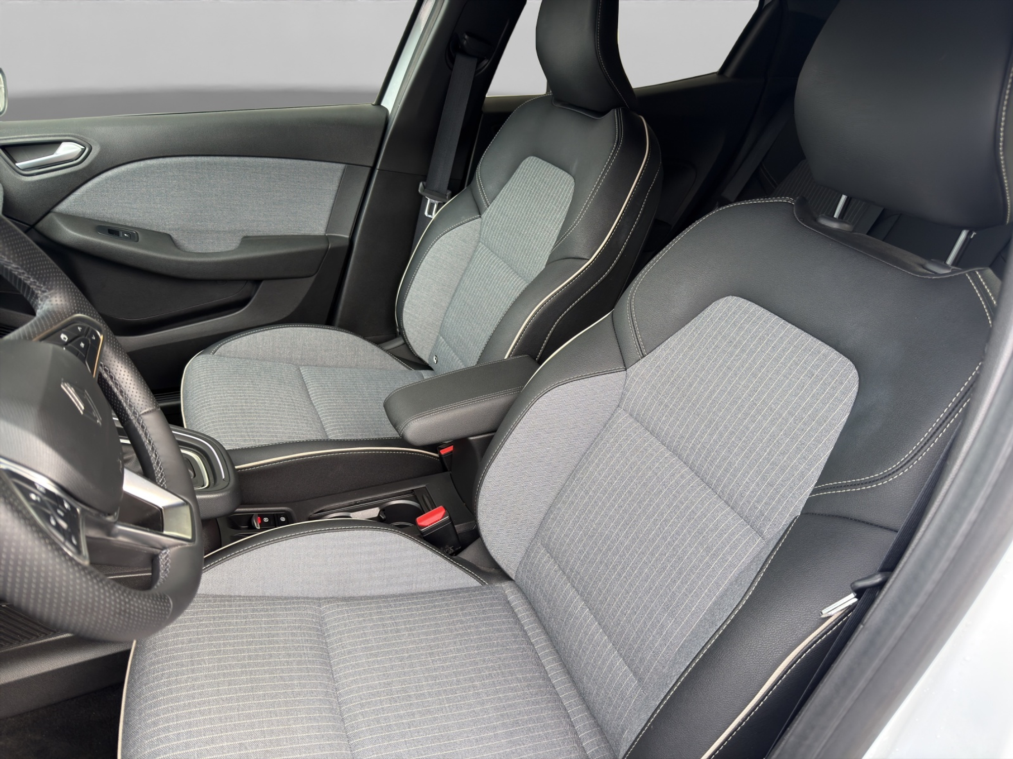 listing desktop thumbnail image 7