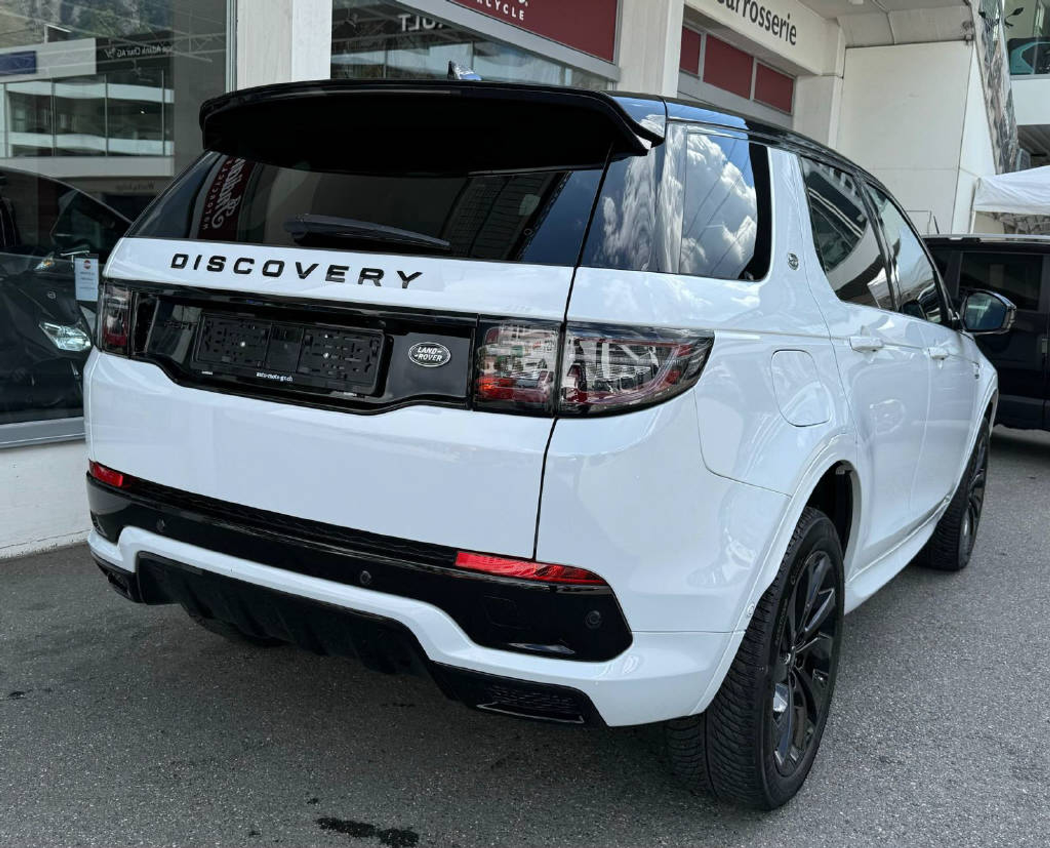 listing desktop thumbnail image 4