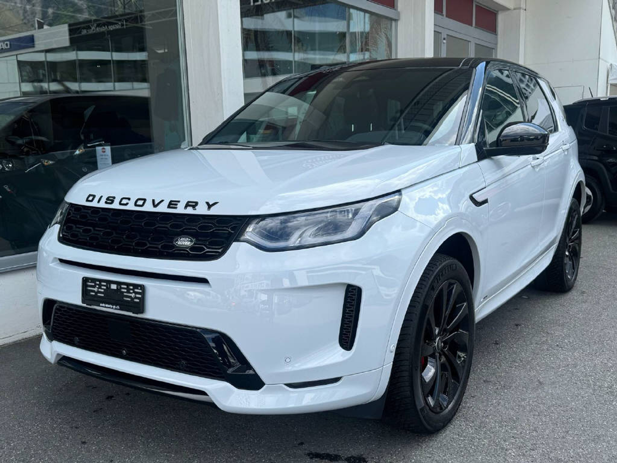 listing desktop thumbnail image 5