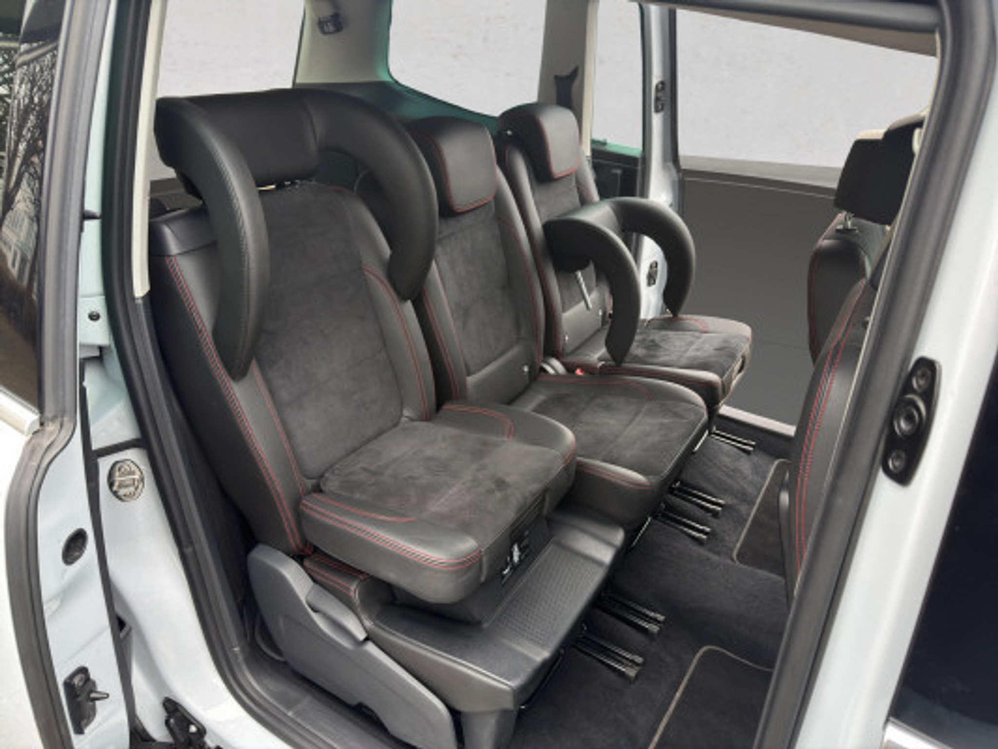 listing desktop thumbnail image 12