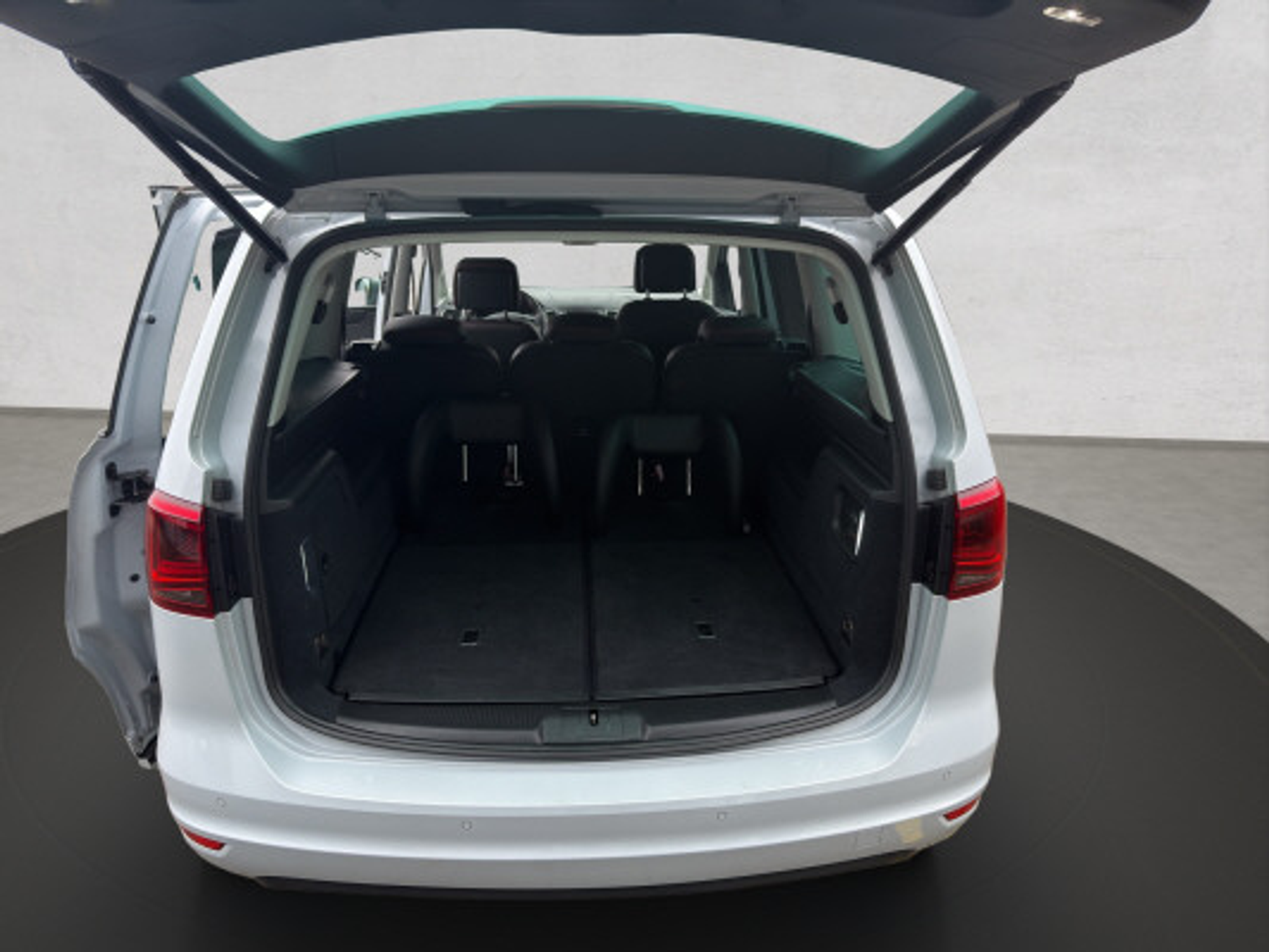 listing desktop thumbnail image 13