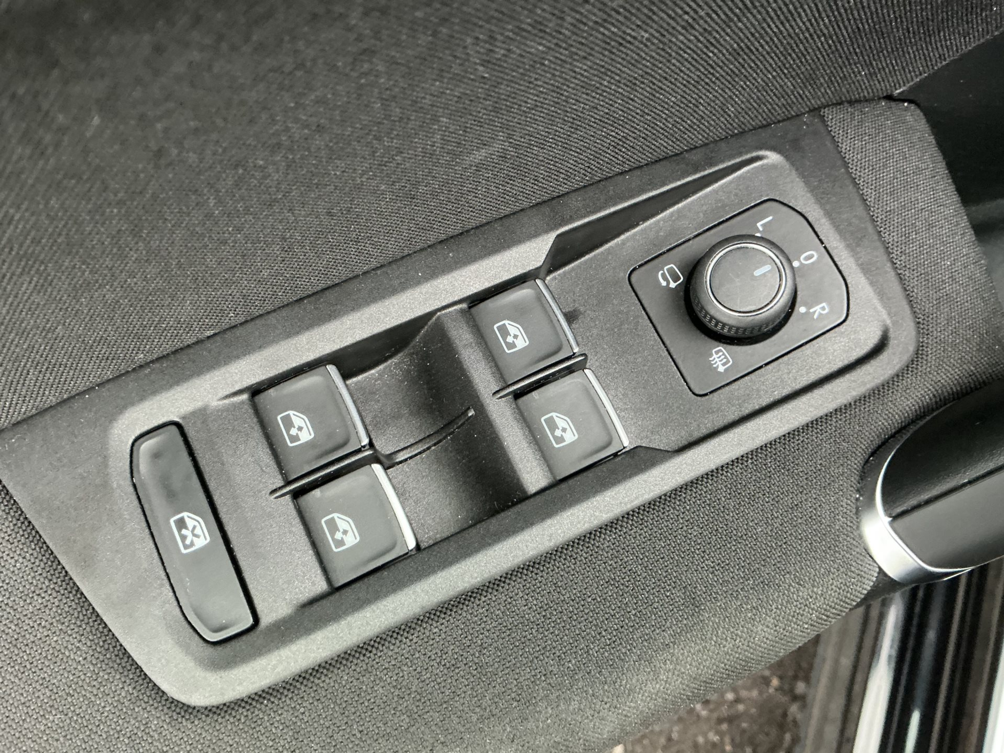 listing desktop thumbnail image 26