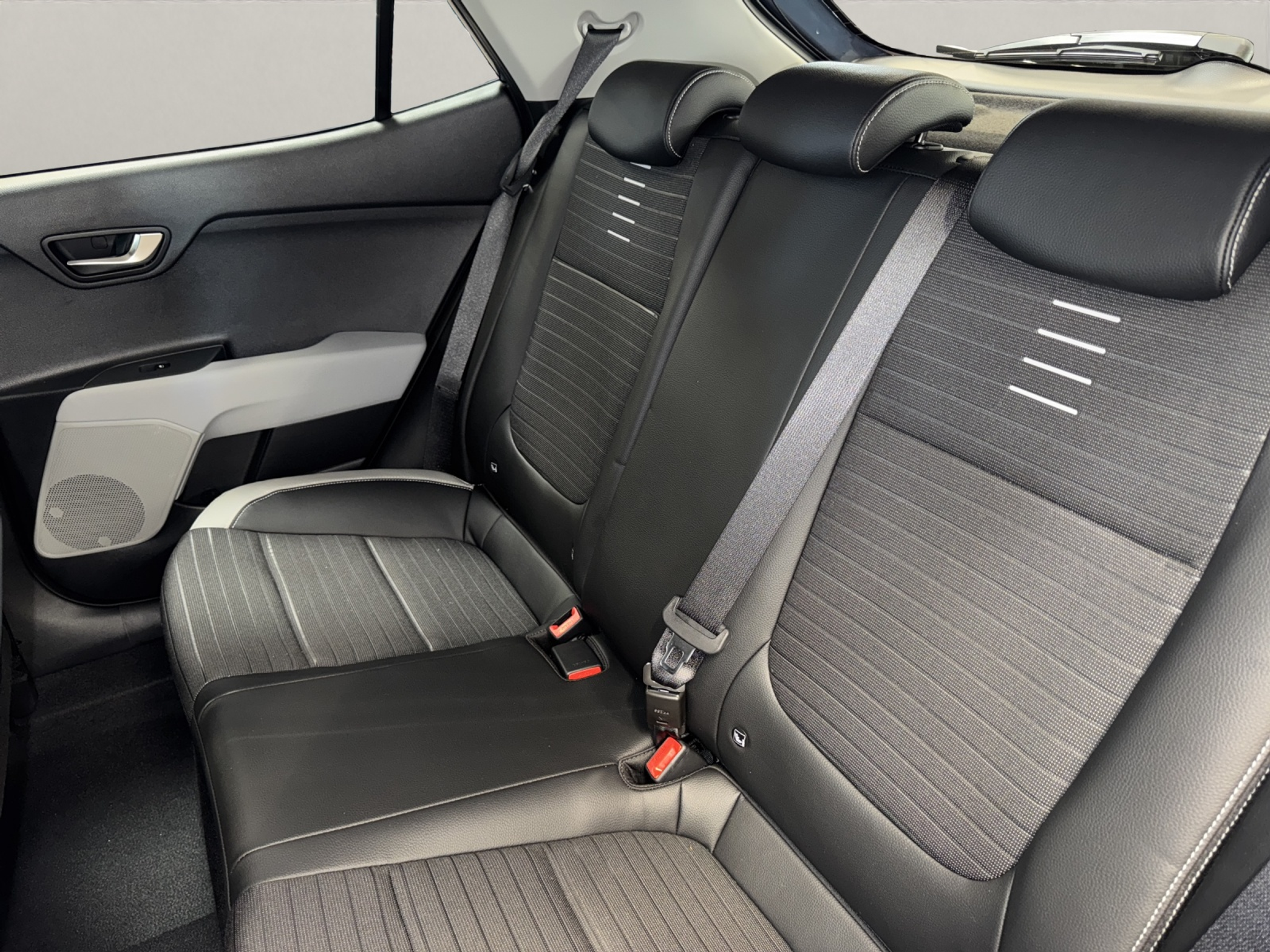 listing desktop thumbnail image 15