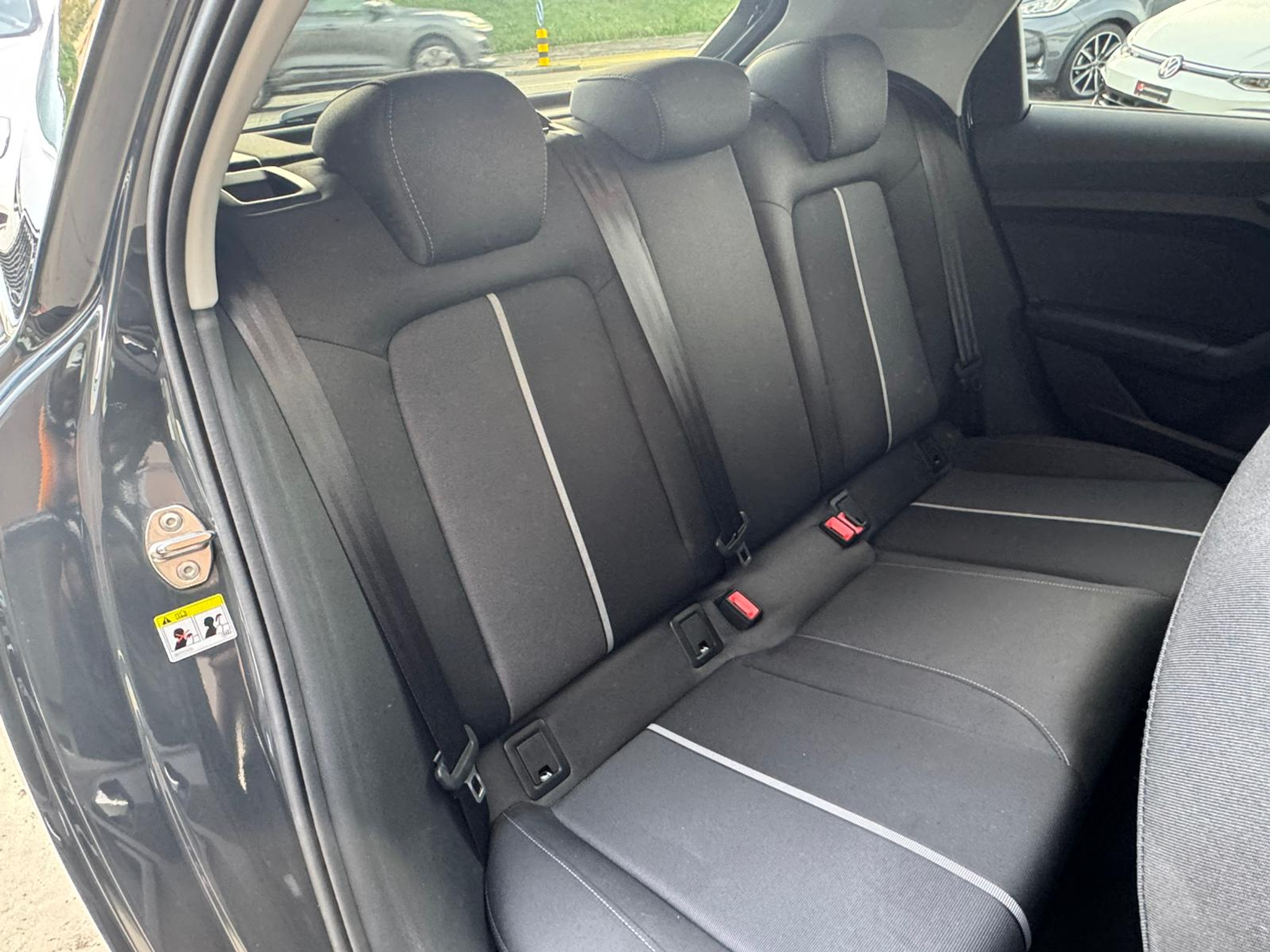 listing desktop thumbnail image 23