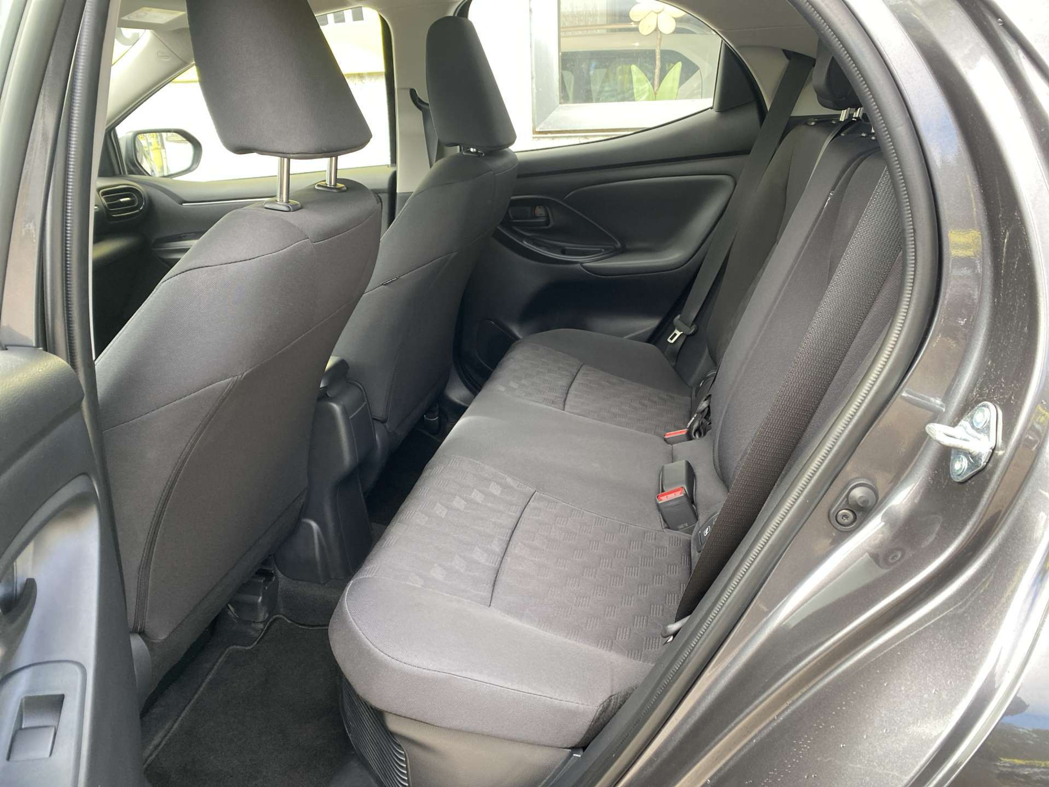 listing desktop thumbnail image 7