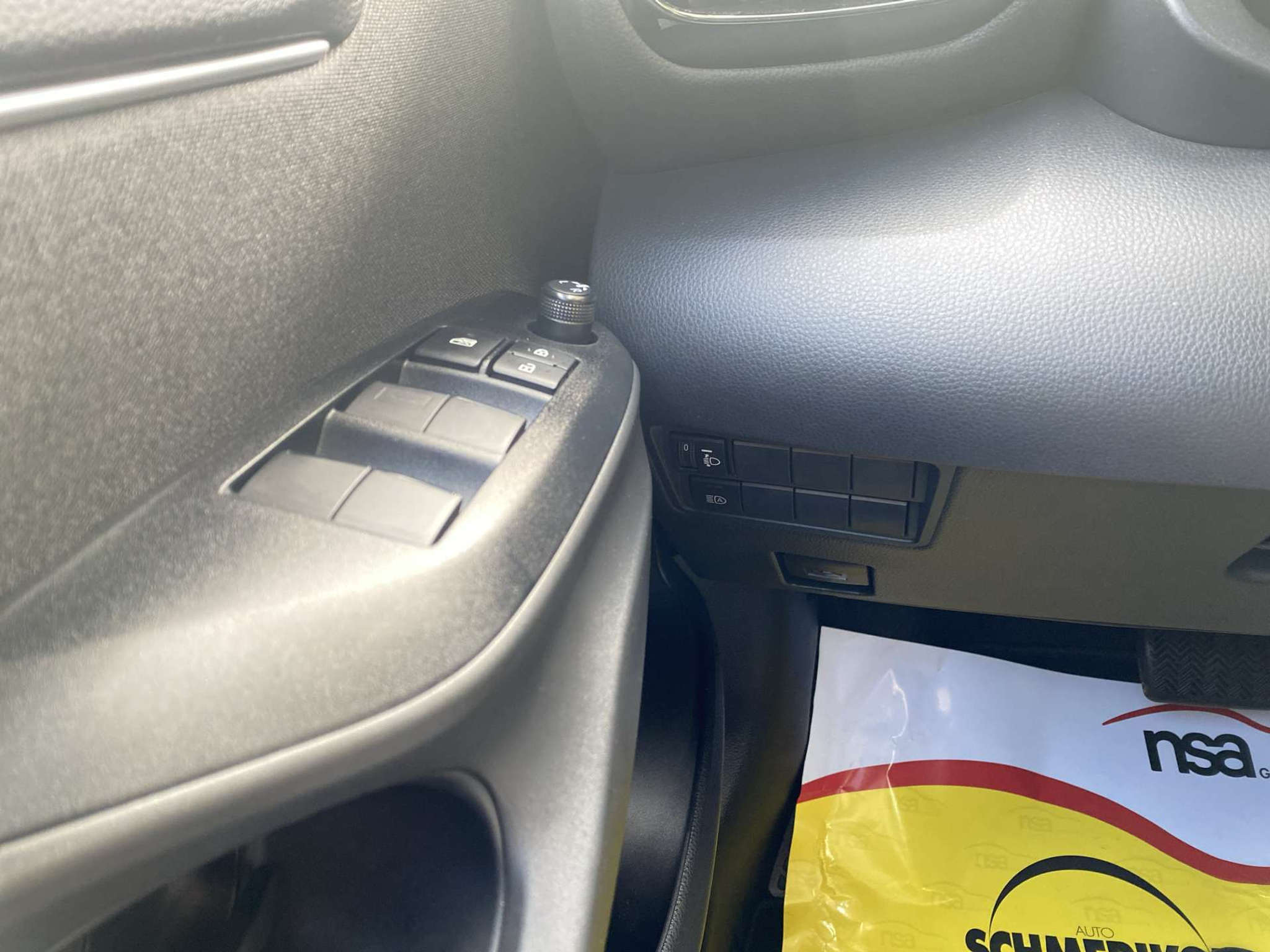 listing desktop thumbnail image 15